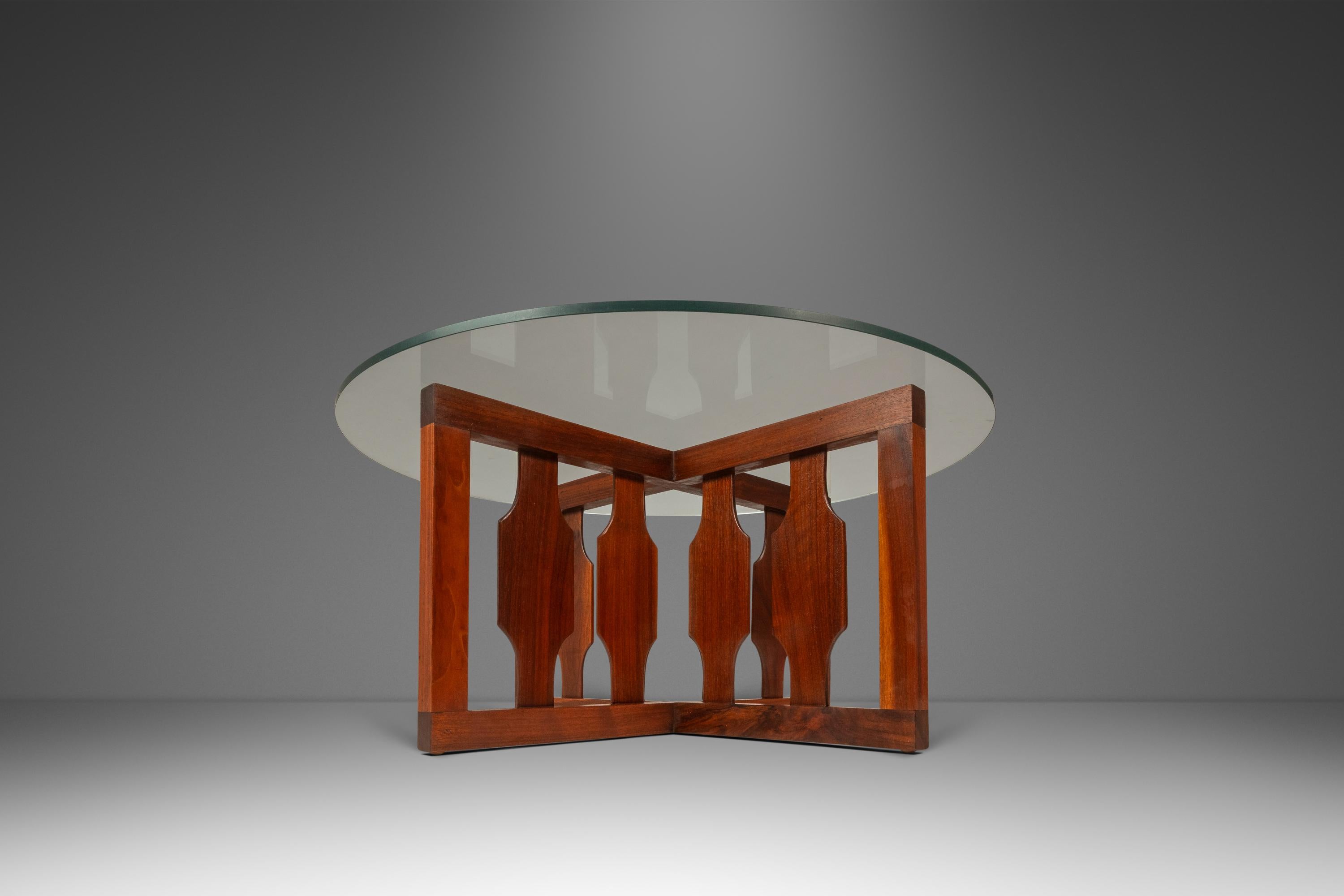 Milieu du XXe siècle Table et ensemble de 4 tabourets 