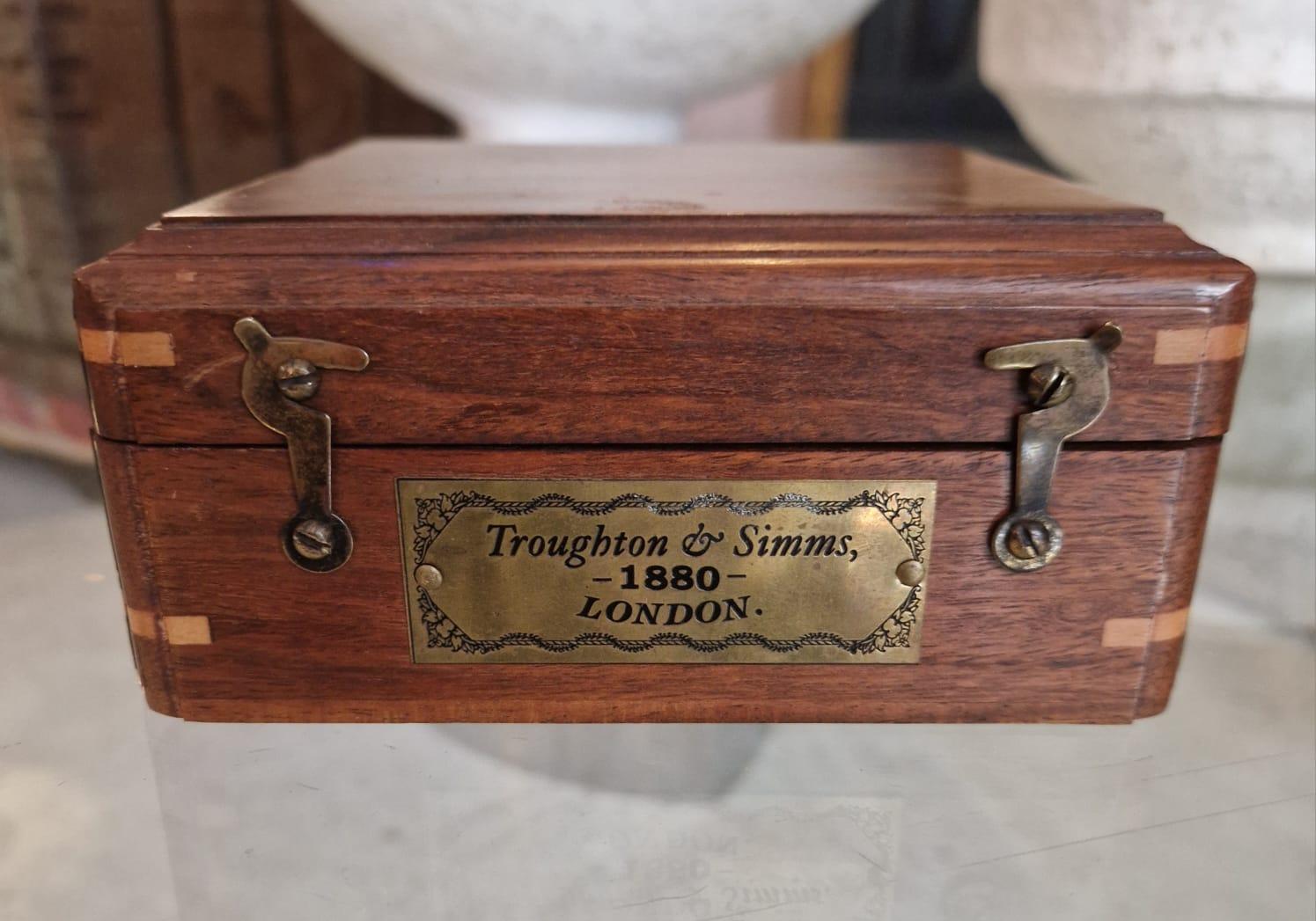 Table sextant by Throughton & Simms For Sale 2