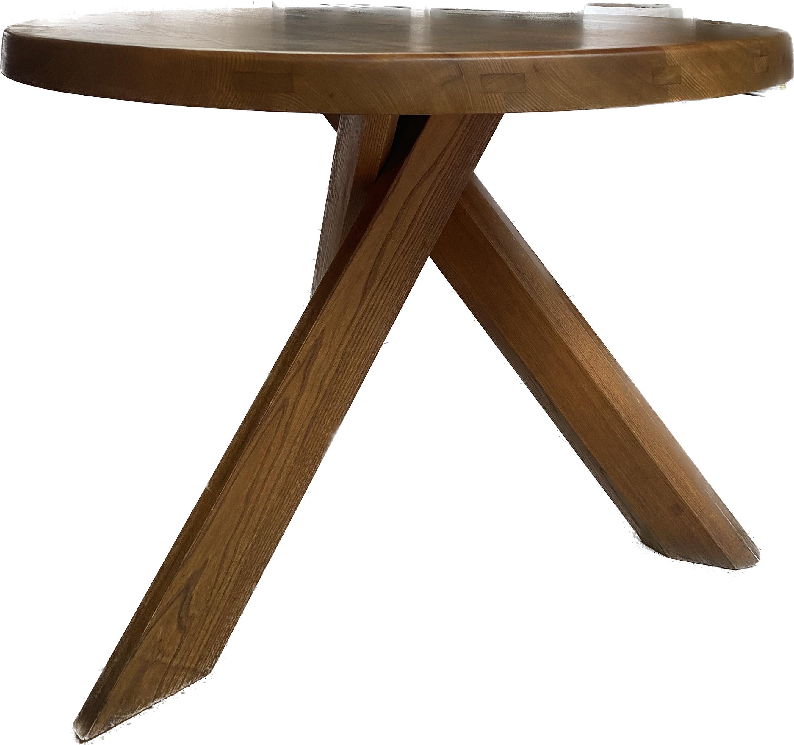 SFAX table - Pierre Chapo - 
Solid elm and SFAX leg
Circa 1972
Dimensions :ø94xh72cm
Ref : 4079/14
Price :14900€