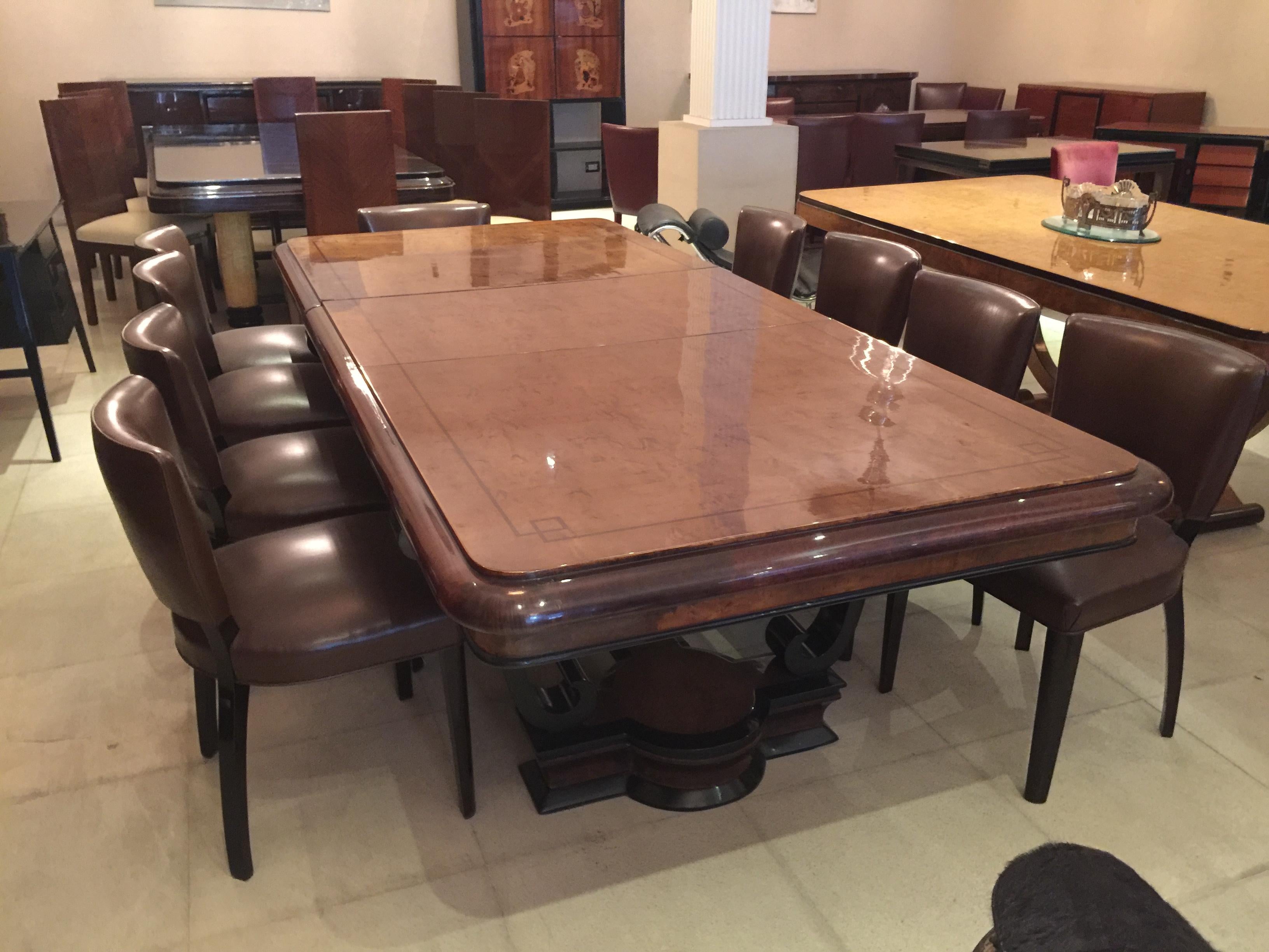 Table Style: Art Deco, 1920 in Wood, French, 10 People In Good Condition For Sale In Ciudad Autónoma Buenos Aires, C