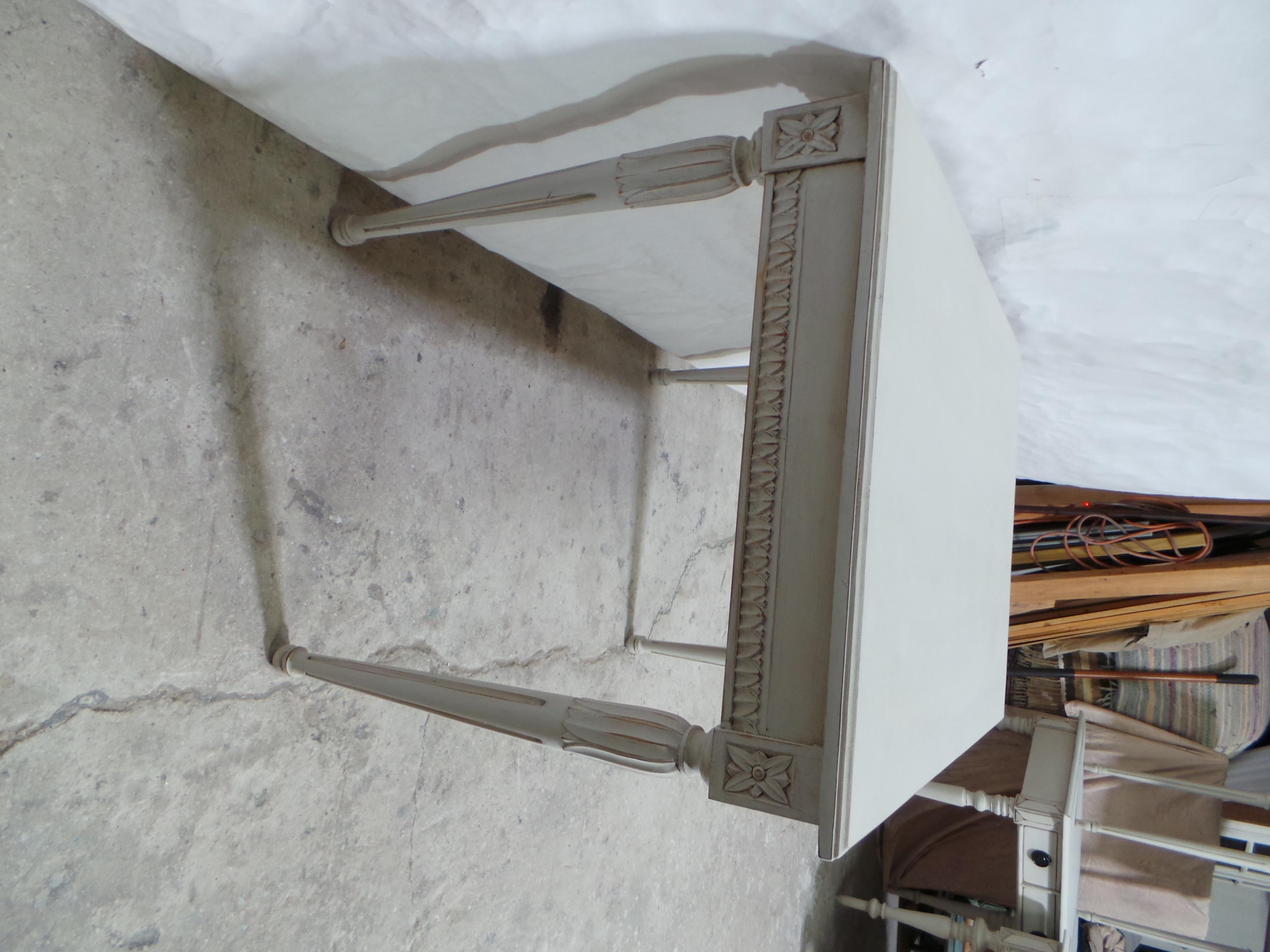 Legno Tavolo svedese in stile gustaviano in vendita