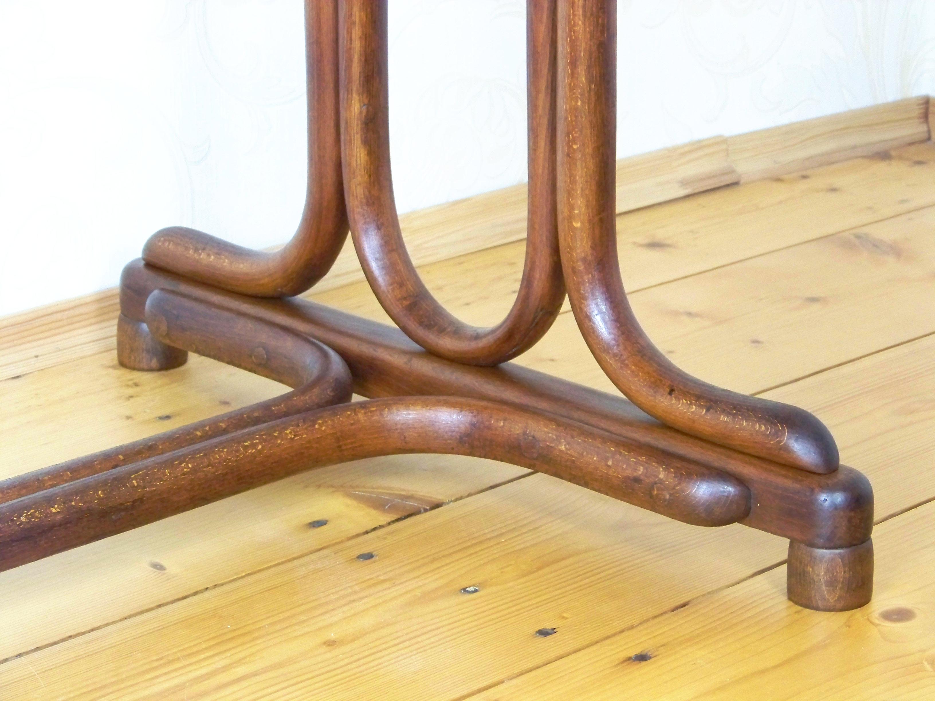 Table Thonet Nr.12, since 1888 In Good Condition In Praha, CZ