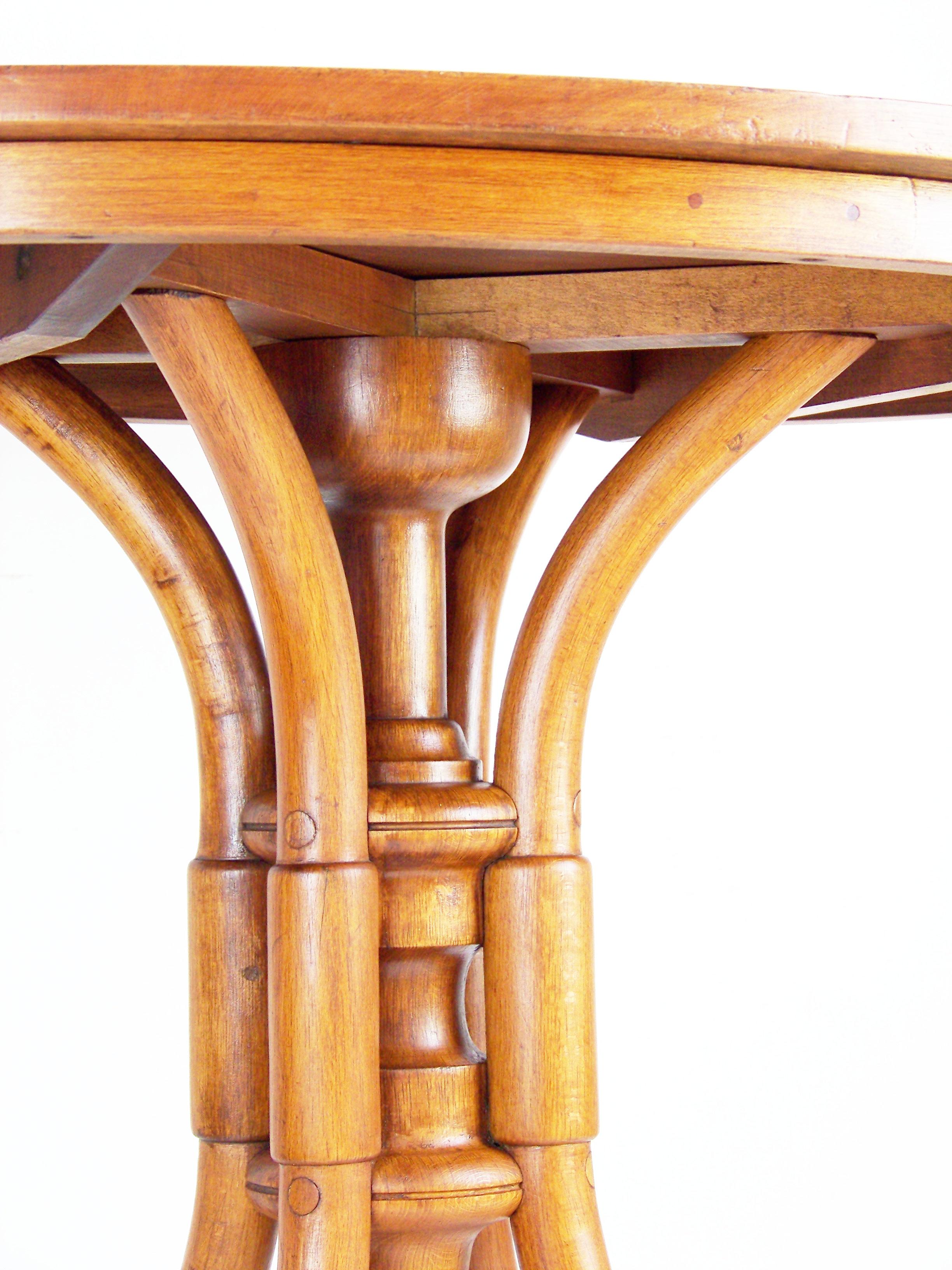 Table Thonet Nr.56, circa 1885 In Good Condition In Praha, CZ