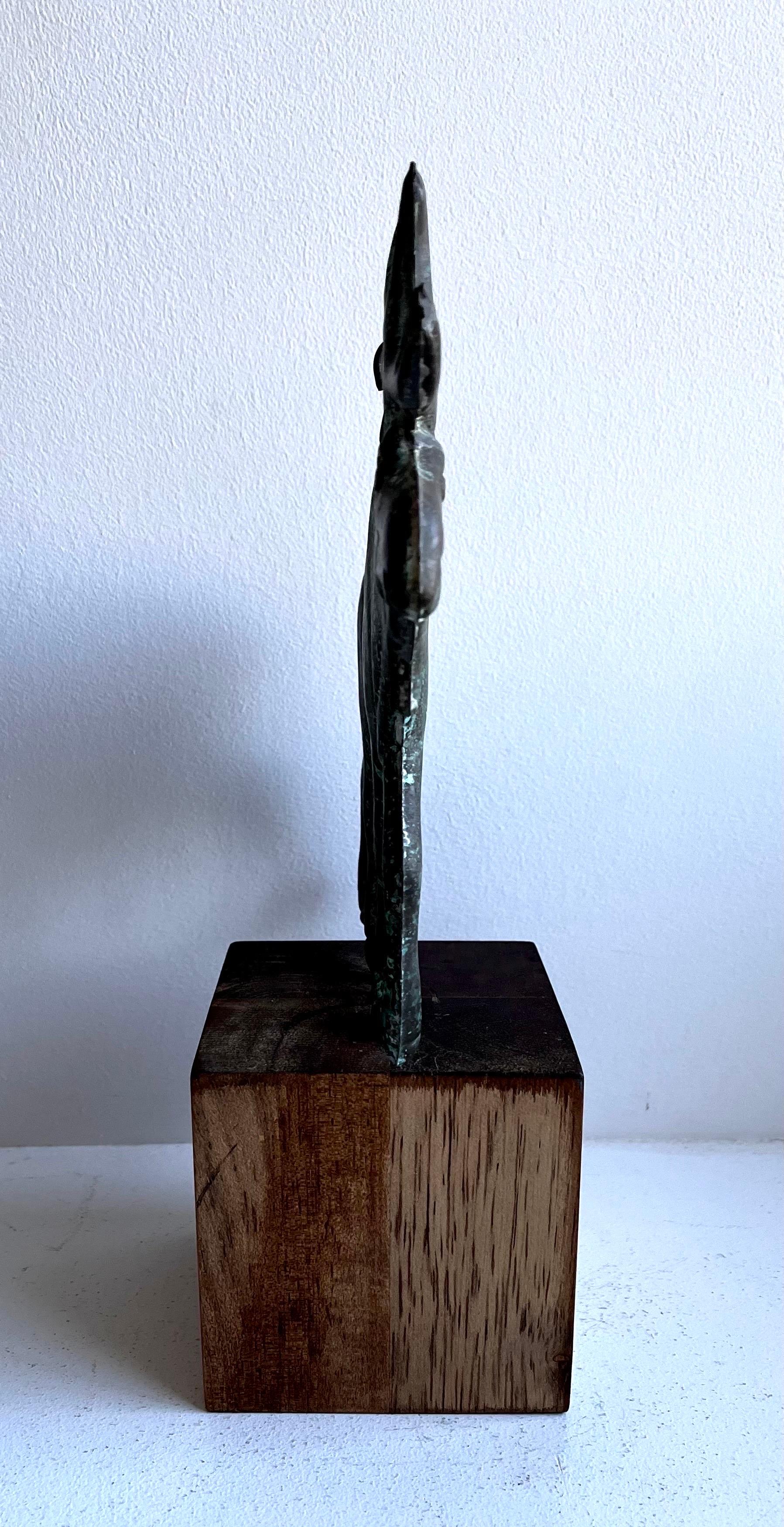 Scultura di alce da tavolo con banderuola in rame su base in Wood In condizioni buone in vendita a Philadelphia, PA