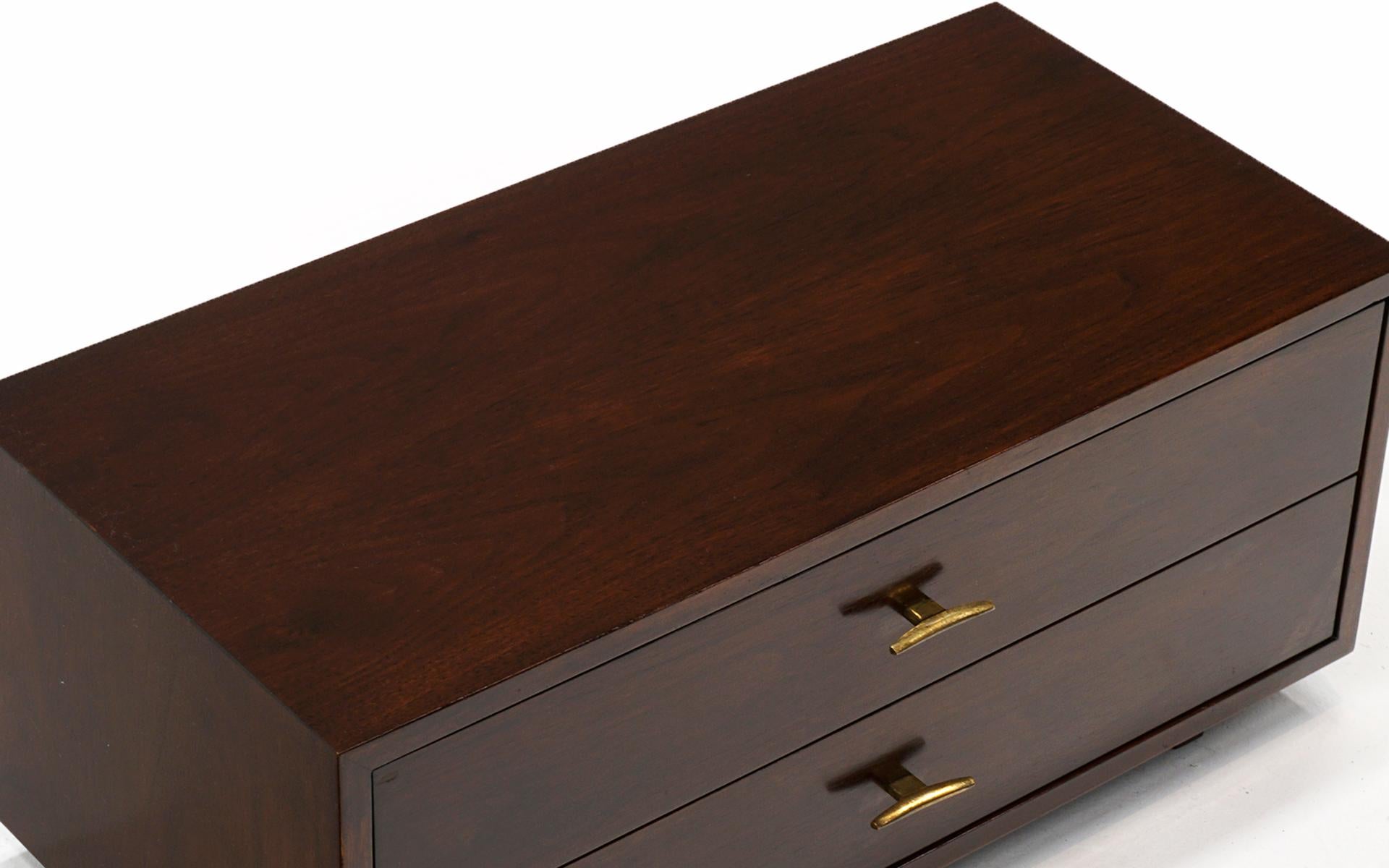 Mid-Century Modern Table Top Jewelry Chest, Walnut, Brass Pulls Edward Wormley for Dunbar, Signed For Sale