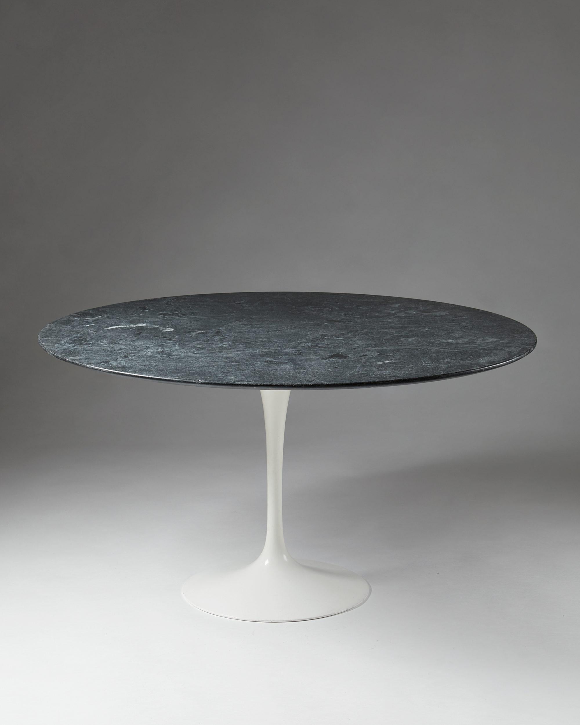 Mid-20th Century Table “Tulip” Designed by Eero Saarinen for Knoll International