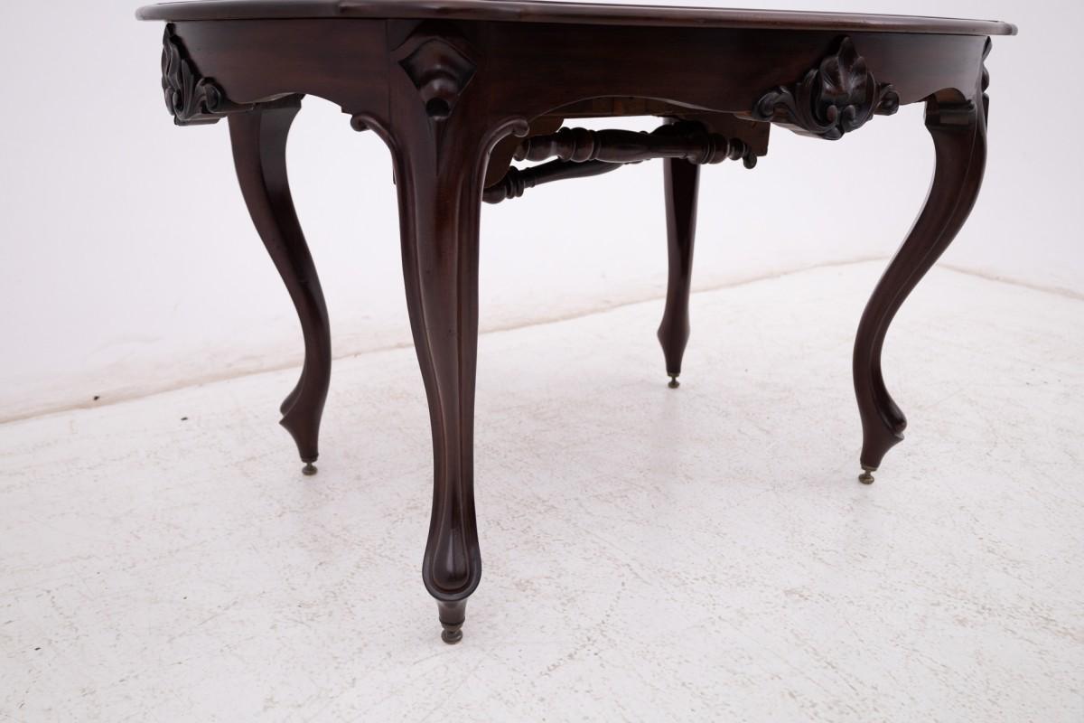 Tisch, Westeuropa, um 1920. (Holz) im Angebot
