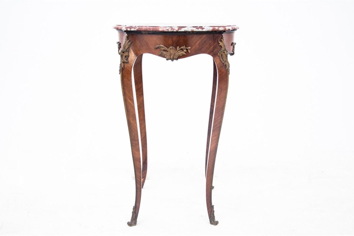 Français Table à plateau de marbre, France, vers 1880. en vente