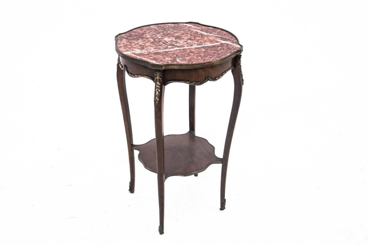 French Table with a marble top, France, around 1910. For Sale