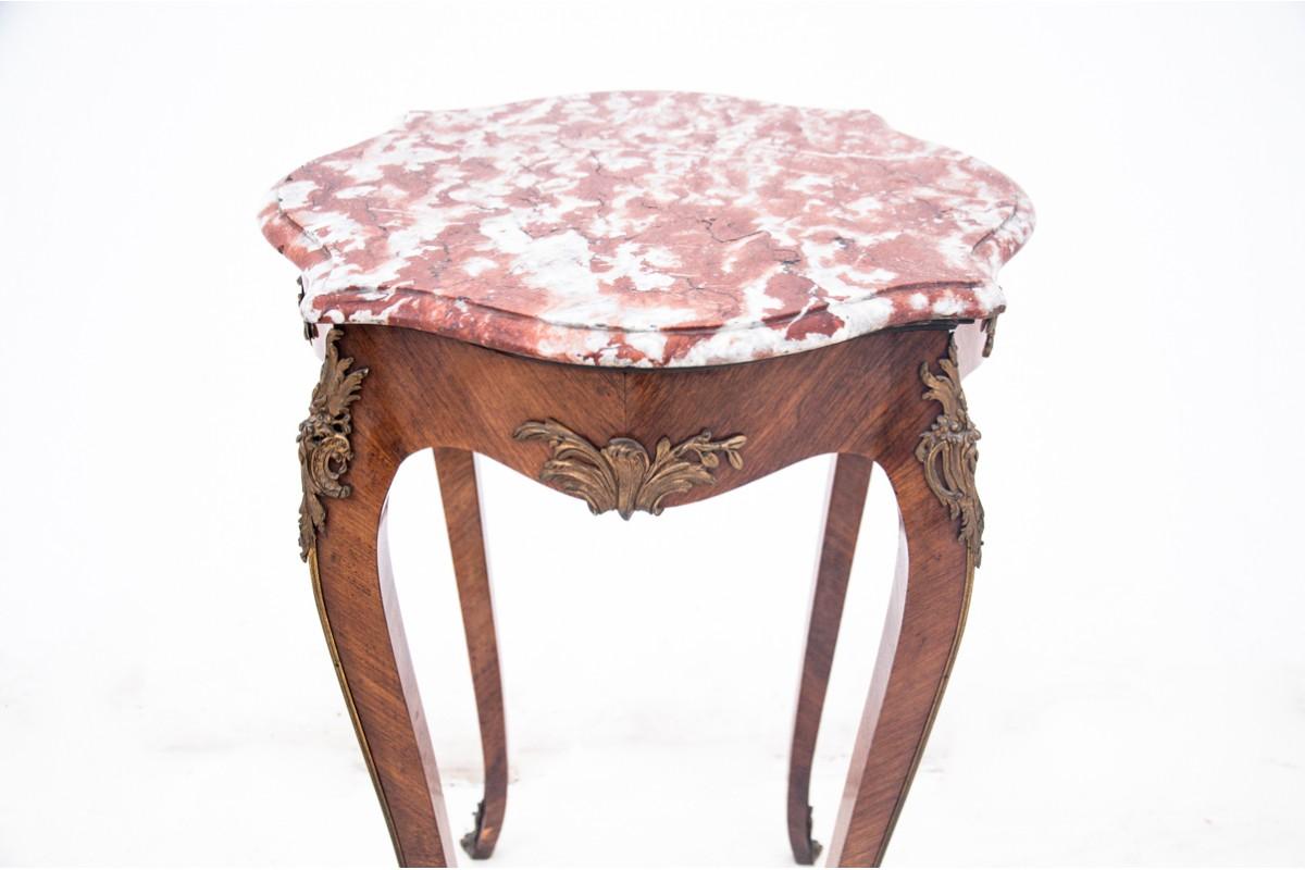 Table with a marble top, France, around 1910. In Good Condition For Sale In Chorzów, PL