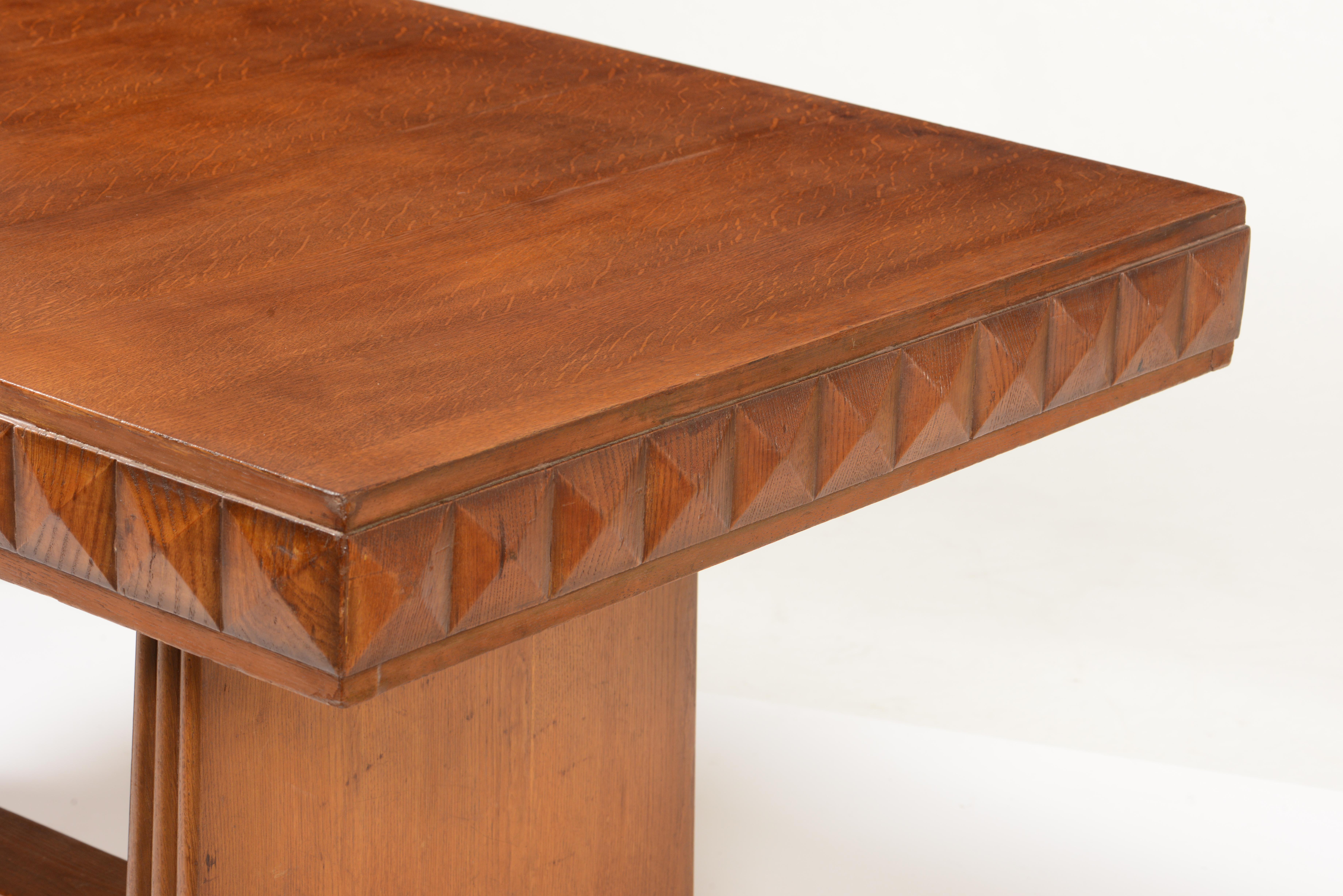 Italian Table with Faceted Edge Motif and Fluted Panel Legs, Italy, 1940's For Sale