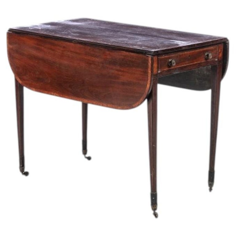 Tisch mit Klappen – 19. Jahrhundert im Angebot bei 1stDibs Deutschland