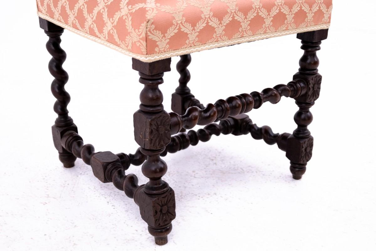 Table with four chairs, Renaissance style, Germany, circa 1870 For Sale 5