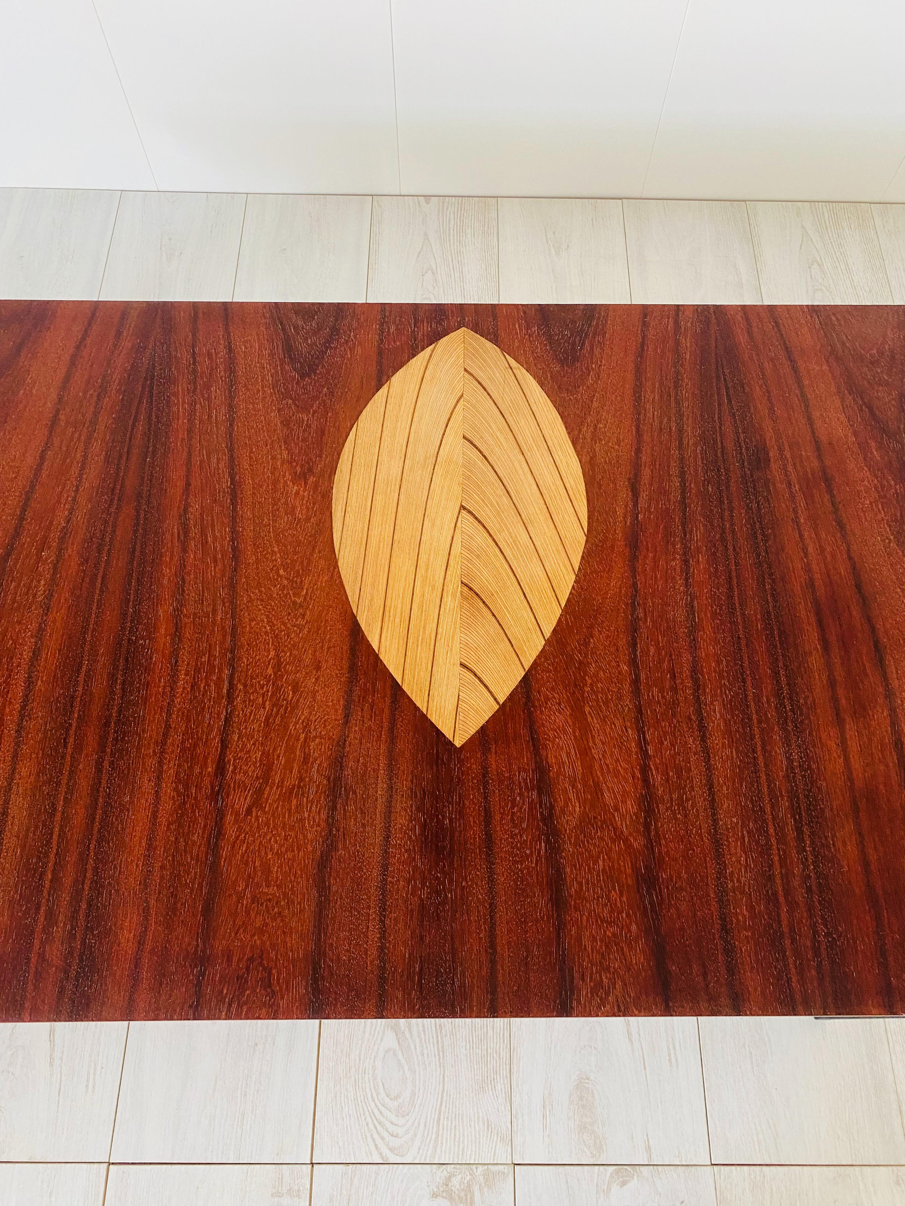 Table with Inlaid Leaf in Birch by Tapio Wirkkala In Good Condition For Sale In Rivoli, IT