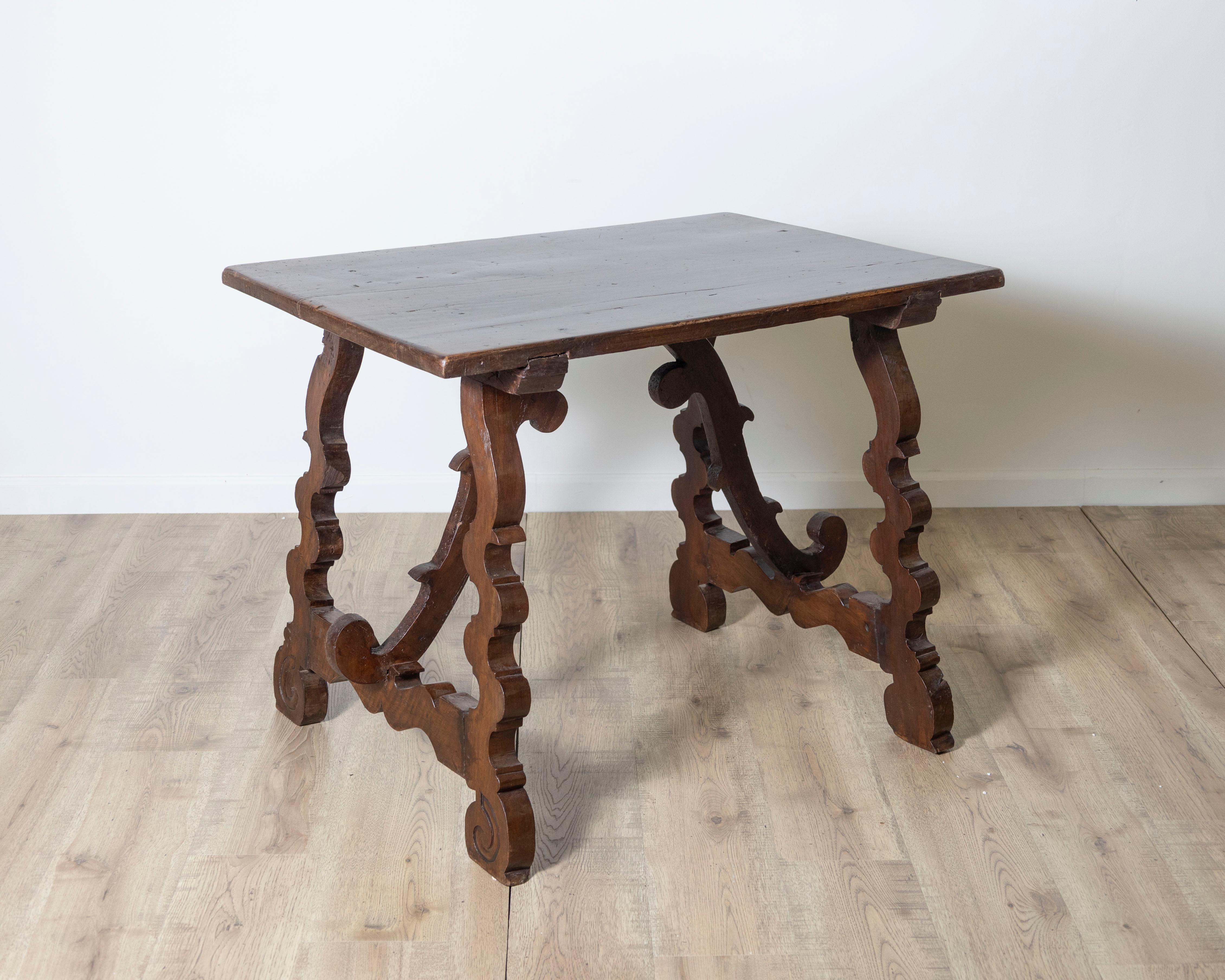 Table With Lyre Legs In Solid Walnut In Good Condition For Sale In Atlanta, GA