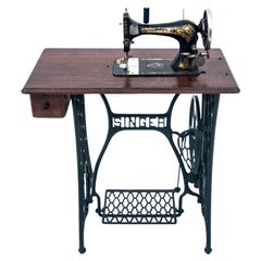 Antique Table with the Singer Machine, 1930, Canada