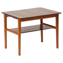 Tavolo con vassoio di Hans J. Wegner per Johannes Hansen