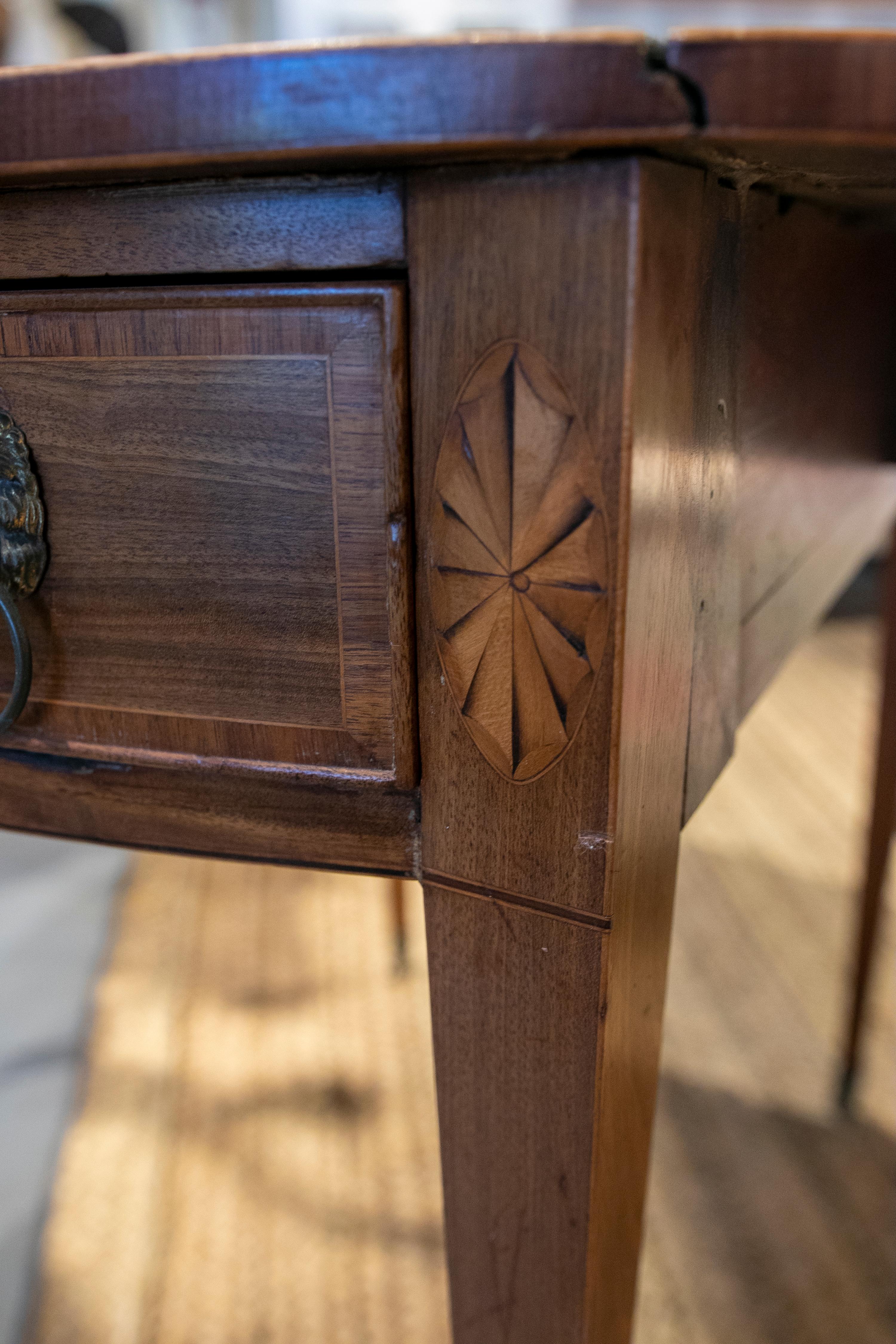 Table with Wings and Drawers on the Sides with Folding Laterales and Handles 1