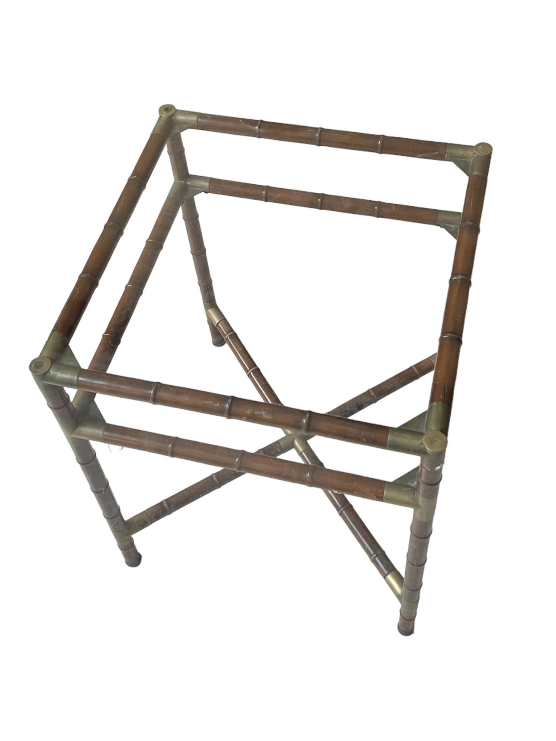 Table en bois, verre et bronze en vente 2