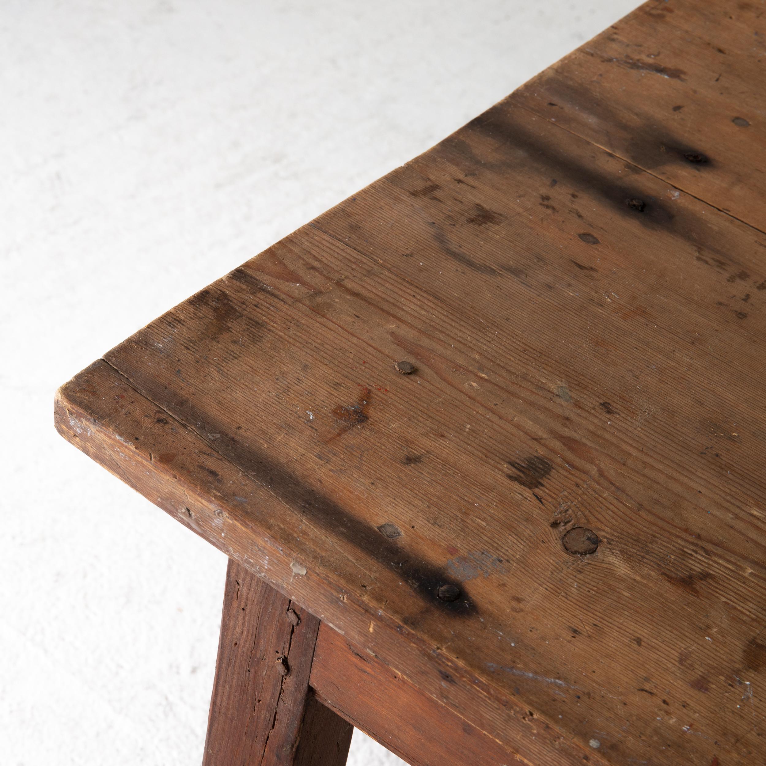 Hand-Painted Table Work Table Swedish Rustic 18th Century Red Brown Sweden