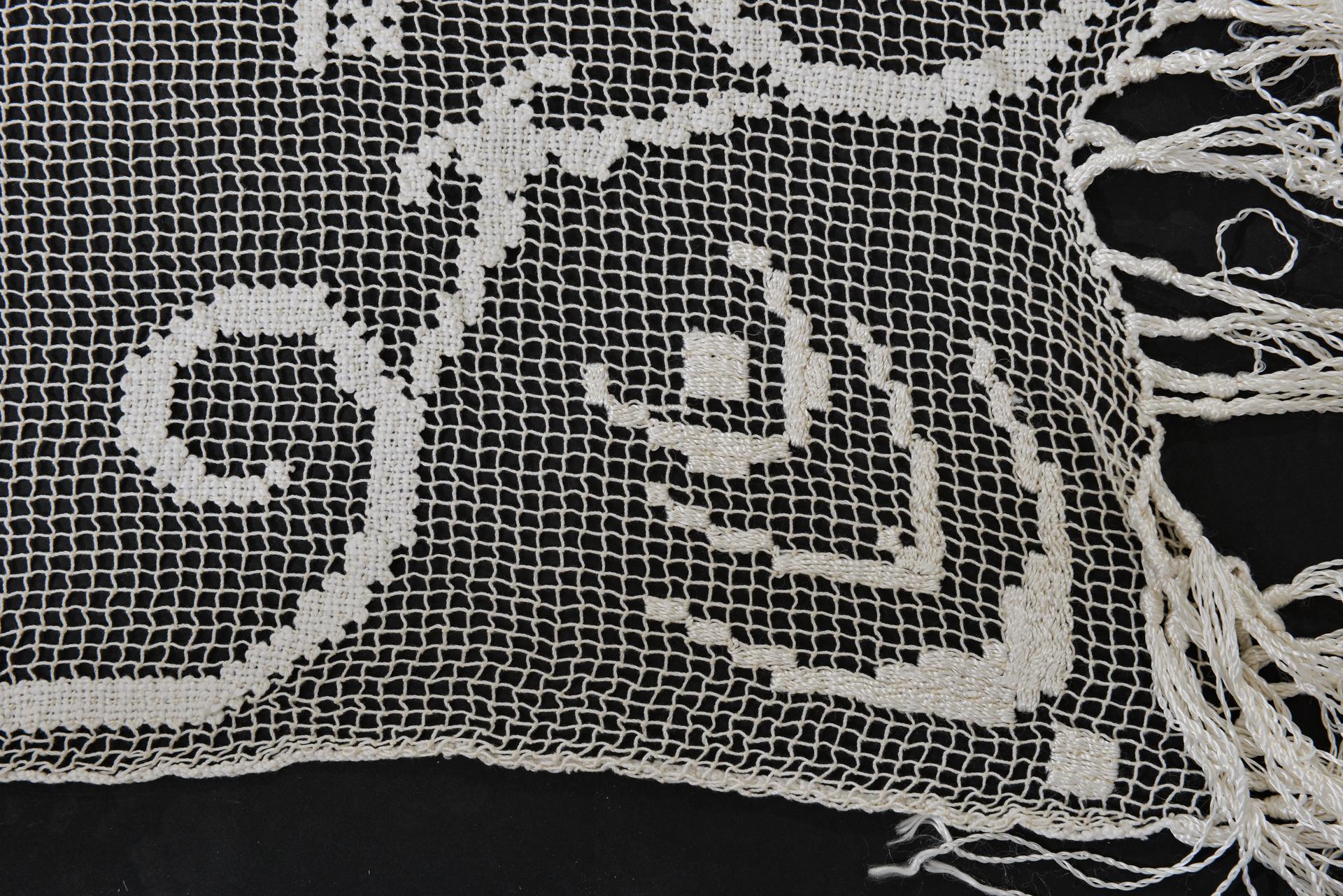 Tablecloth or Bedspread 8