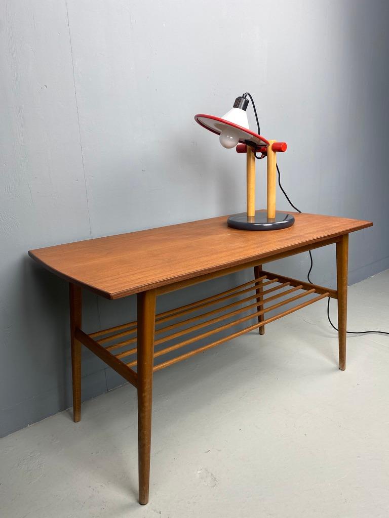 Tablelamp 'Colorín' by Eduardo Albors for Lamsar - Memphis In Good Condition In The Hague, NL