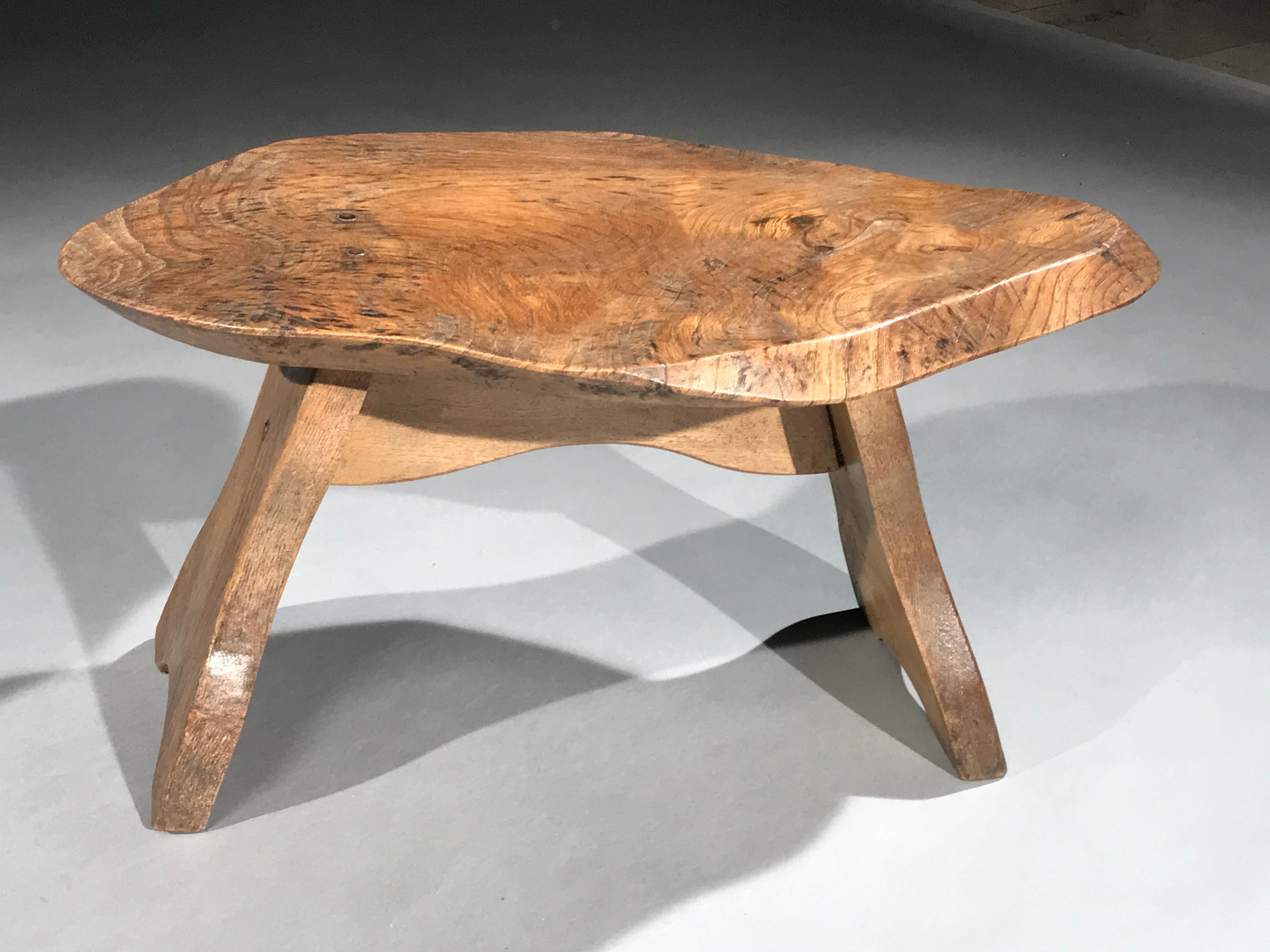 Mid-Century Modern Tables 4cm 1 1/2'' d'une seule pièce à tréteaux bas 61cm 24
