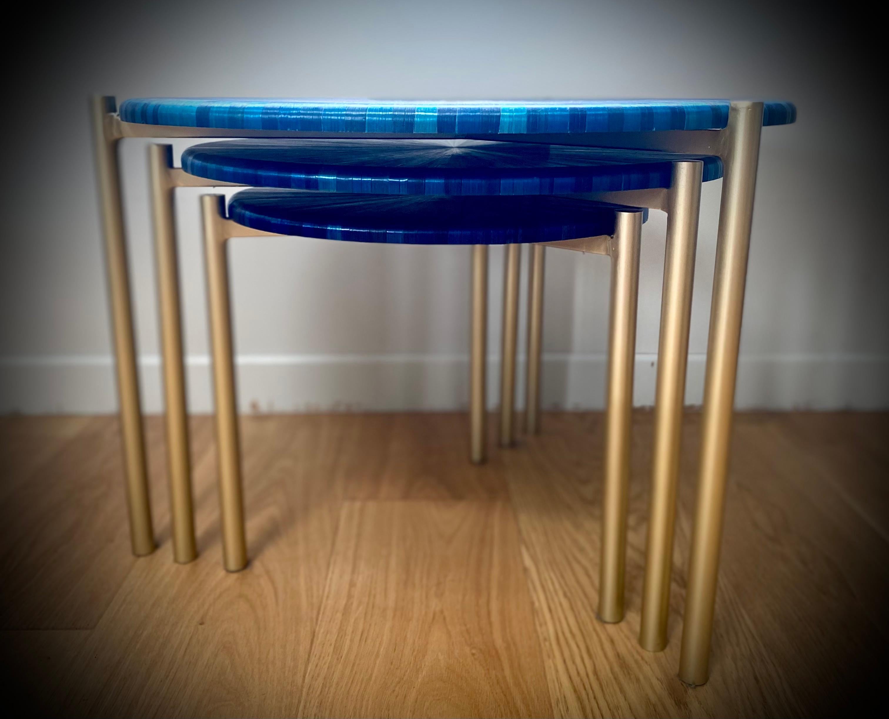 Tables gigognes Soleils bleus For Sale 2