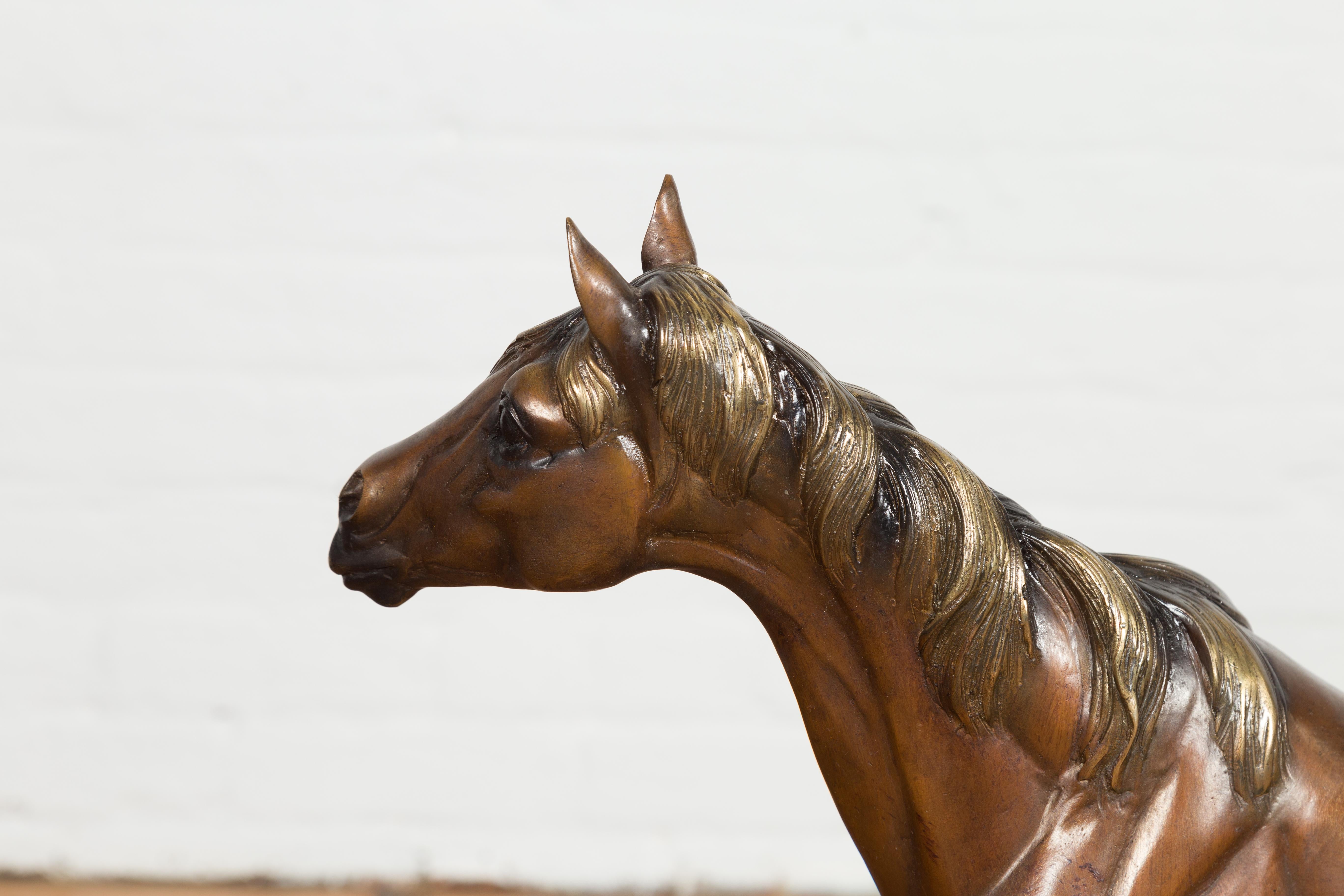 XXIe siècle et contemporain Sculpture de table contemporaine en bronze représentant un cheval en vente