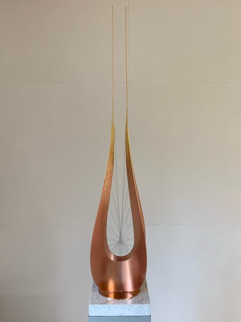 Metalwork Tabletop sculpture in semi-polished copper inspired by the forms of Naum Gabo