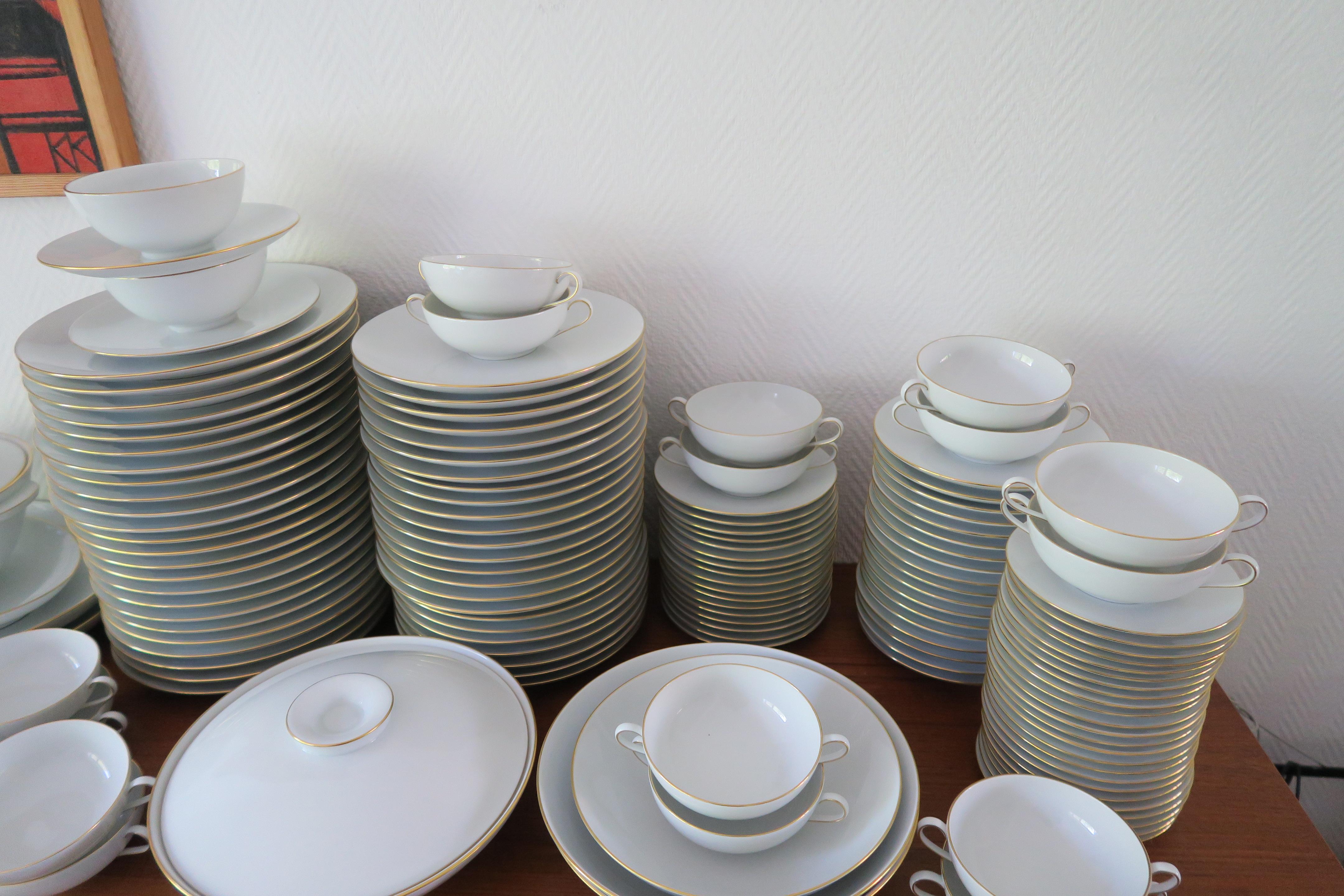 Tischgeschirr-Porzellan KPM Berlin Urbino von Trude Petri für 24 Personen (Bauhaus) im Angebot