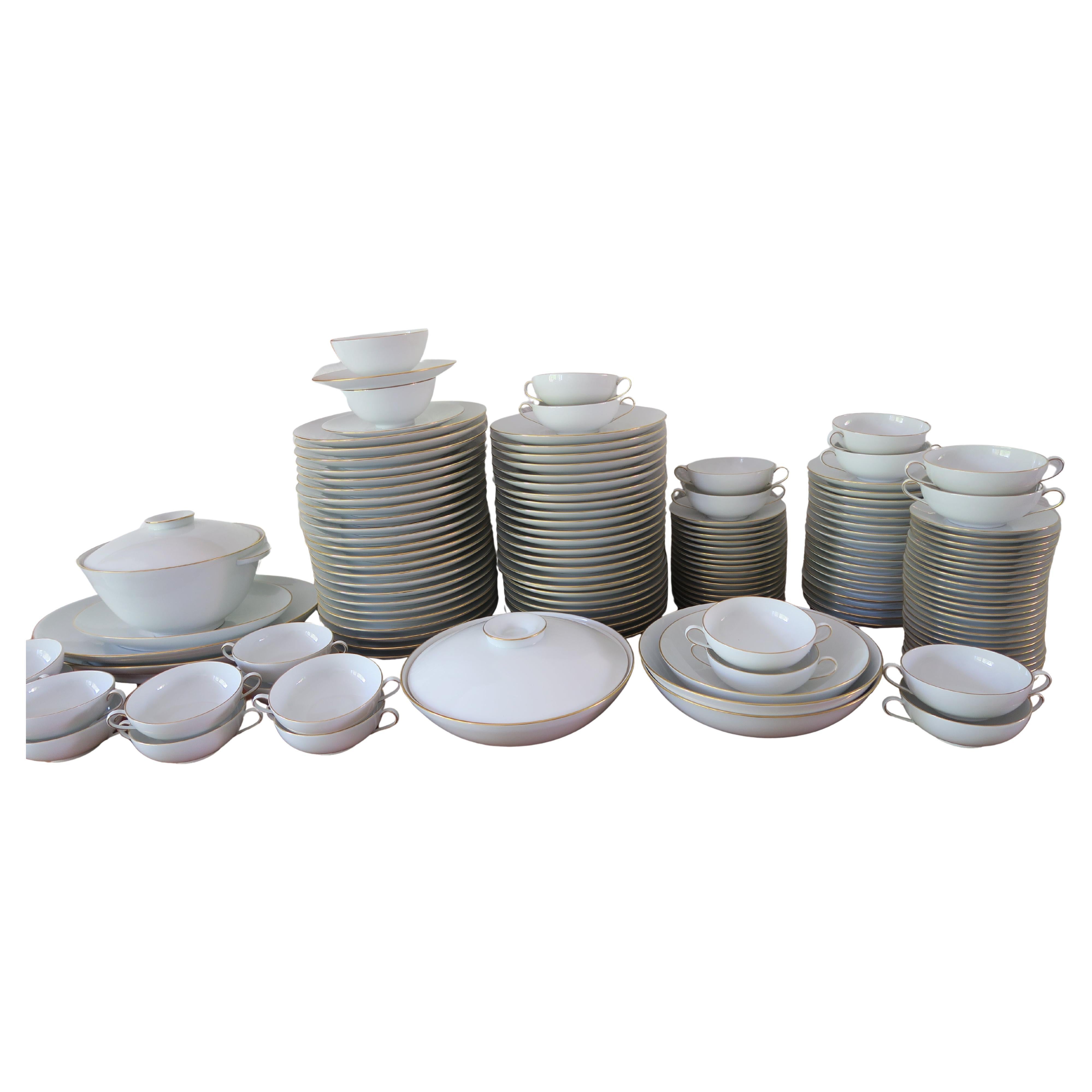 Tableware porcelain KPM Berlin Urbino by Trude Petri for 24 persons