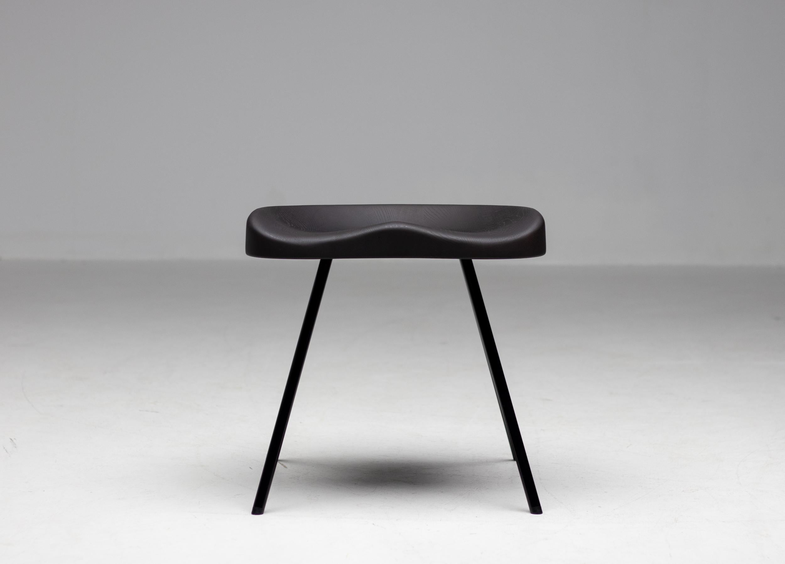 Tabouret 307 Stool by Jean Prouvé for Vitra In Excellent Condition For Sale In Dronten, NL