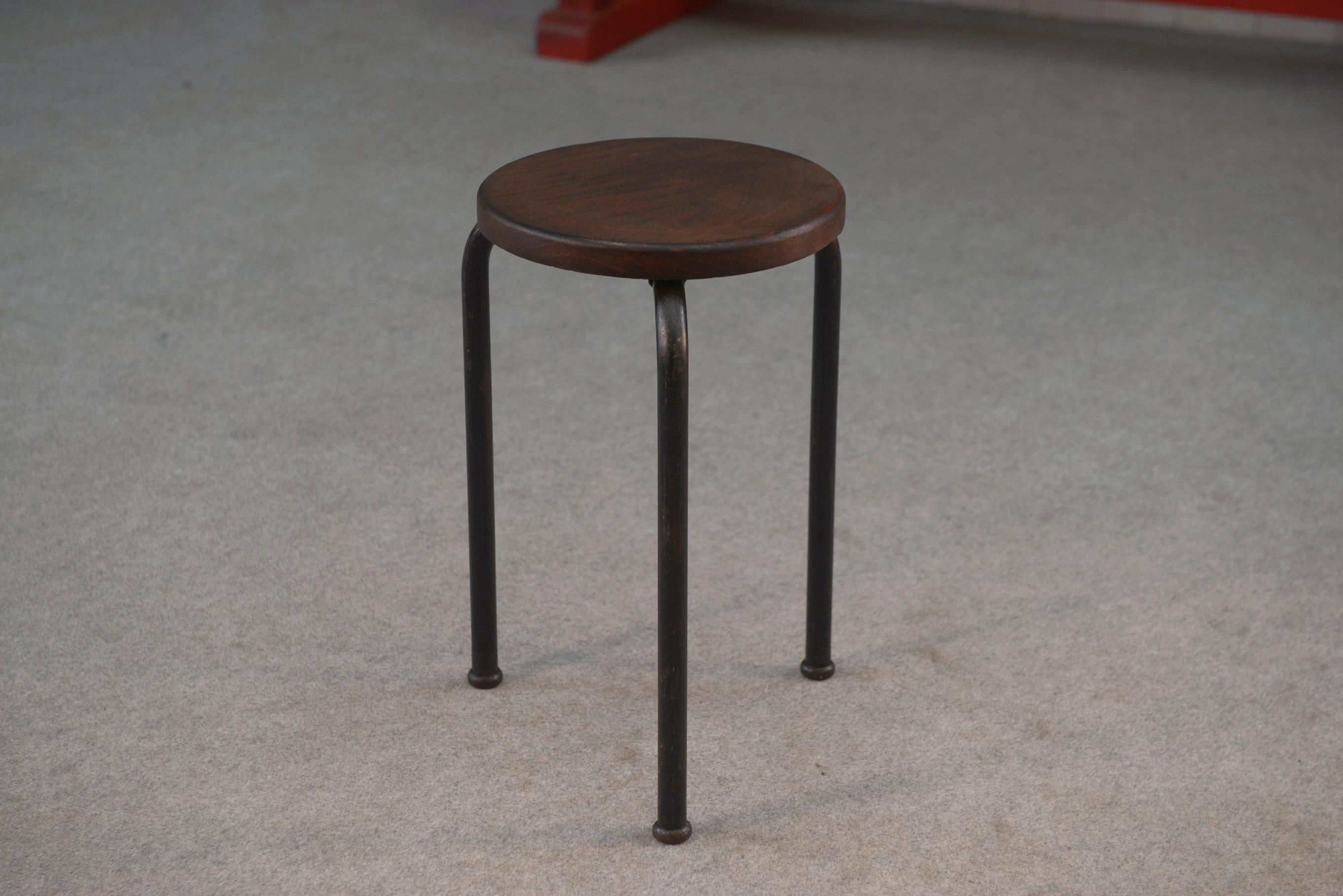 Steel Tabouret en tube acier et assise en orme massif attribué à Jean Prouvé For Sale