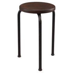 Tabouret en tube acier et assise en orme massif attribué à Jean Prouvé