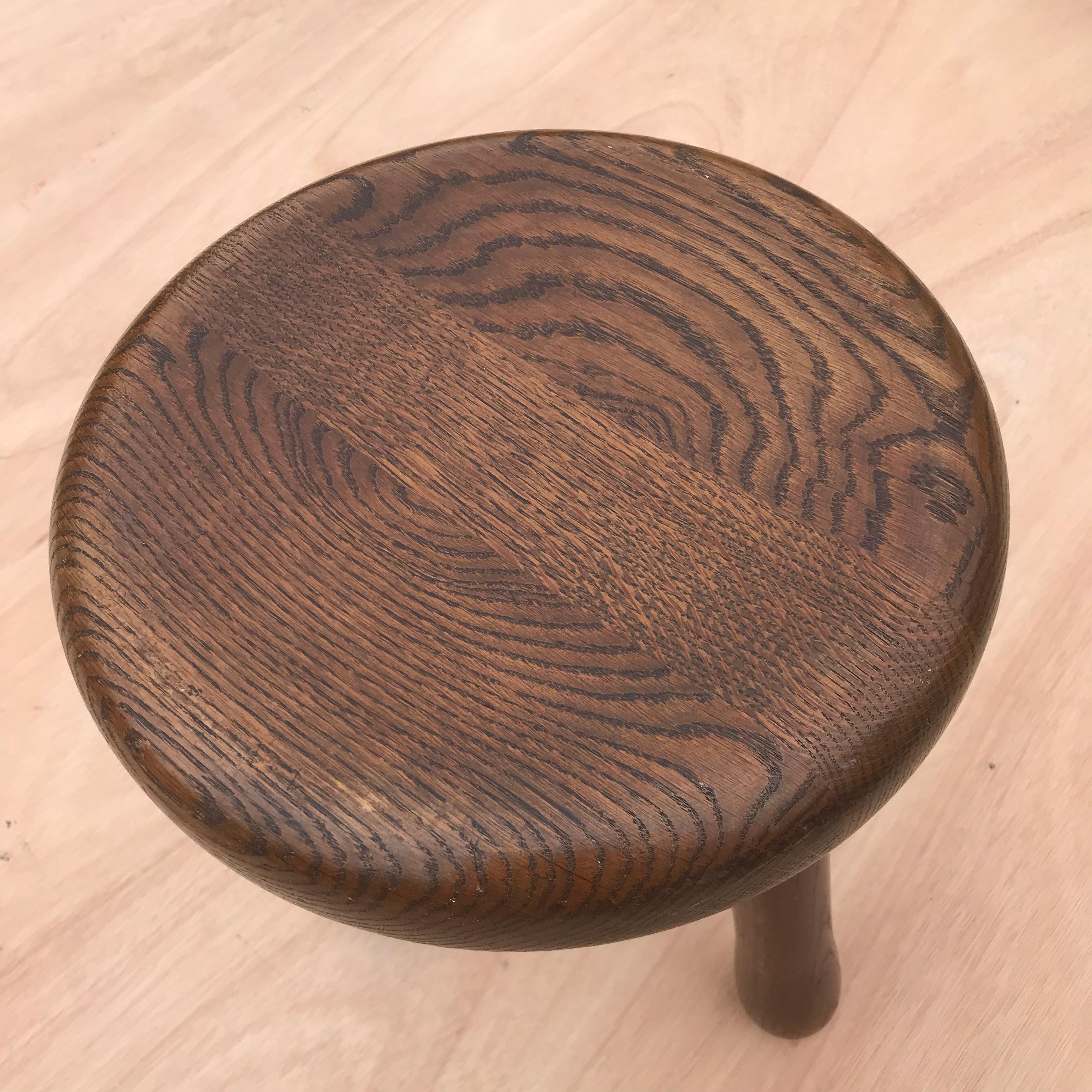 Tabouret en chêne , lavoro francese degli anni 30/40 in bois tourné
dans le style d' Axel Einar Hjort, Charlotte Perriand