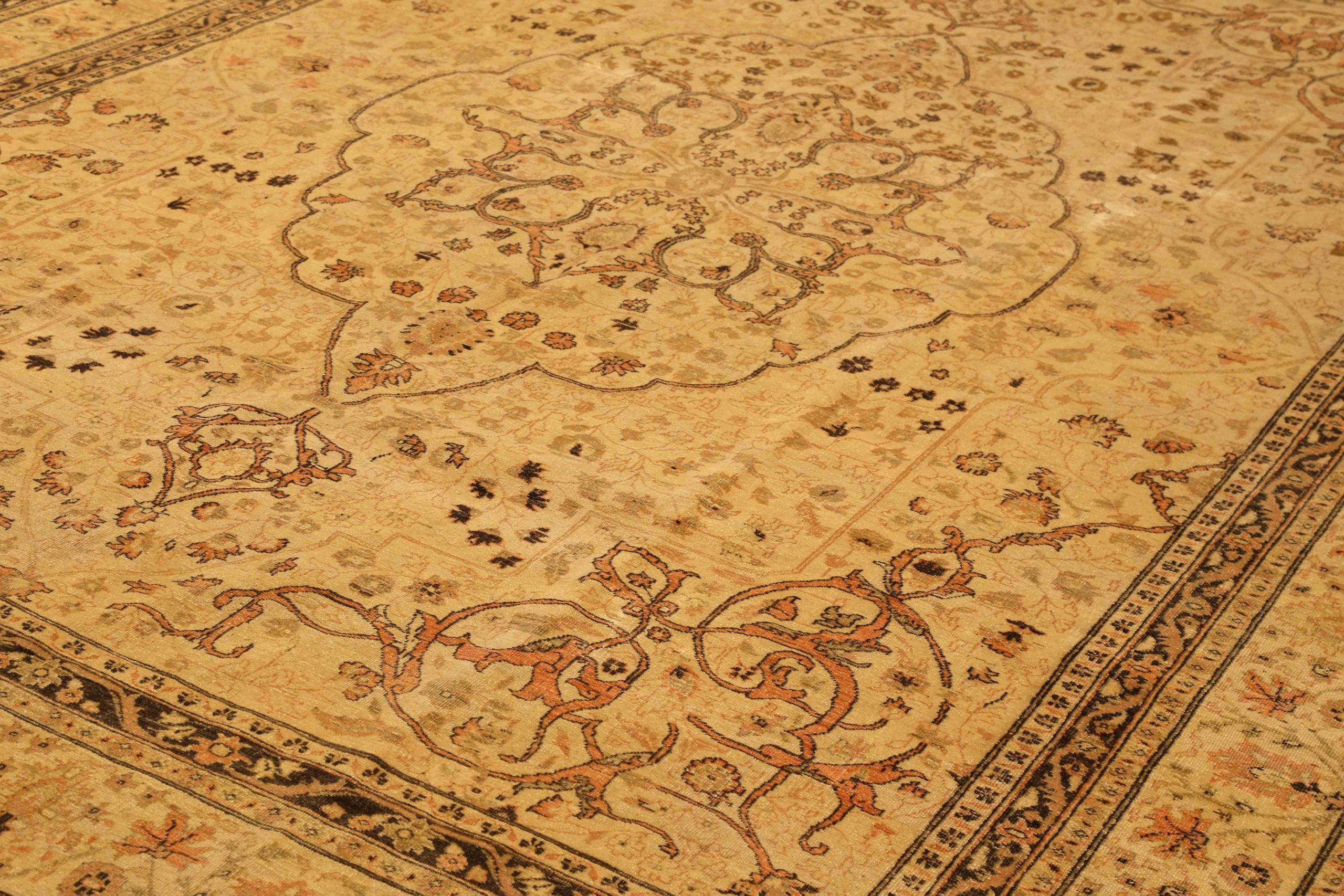 Tappeti Tabriz Circa 1990 - 13840 In condizioni ottime in vendita a Dallas, TX