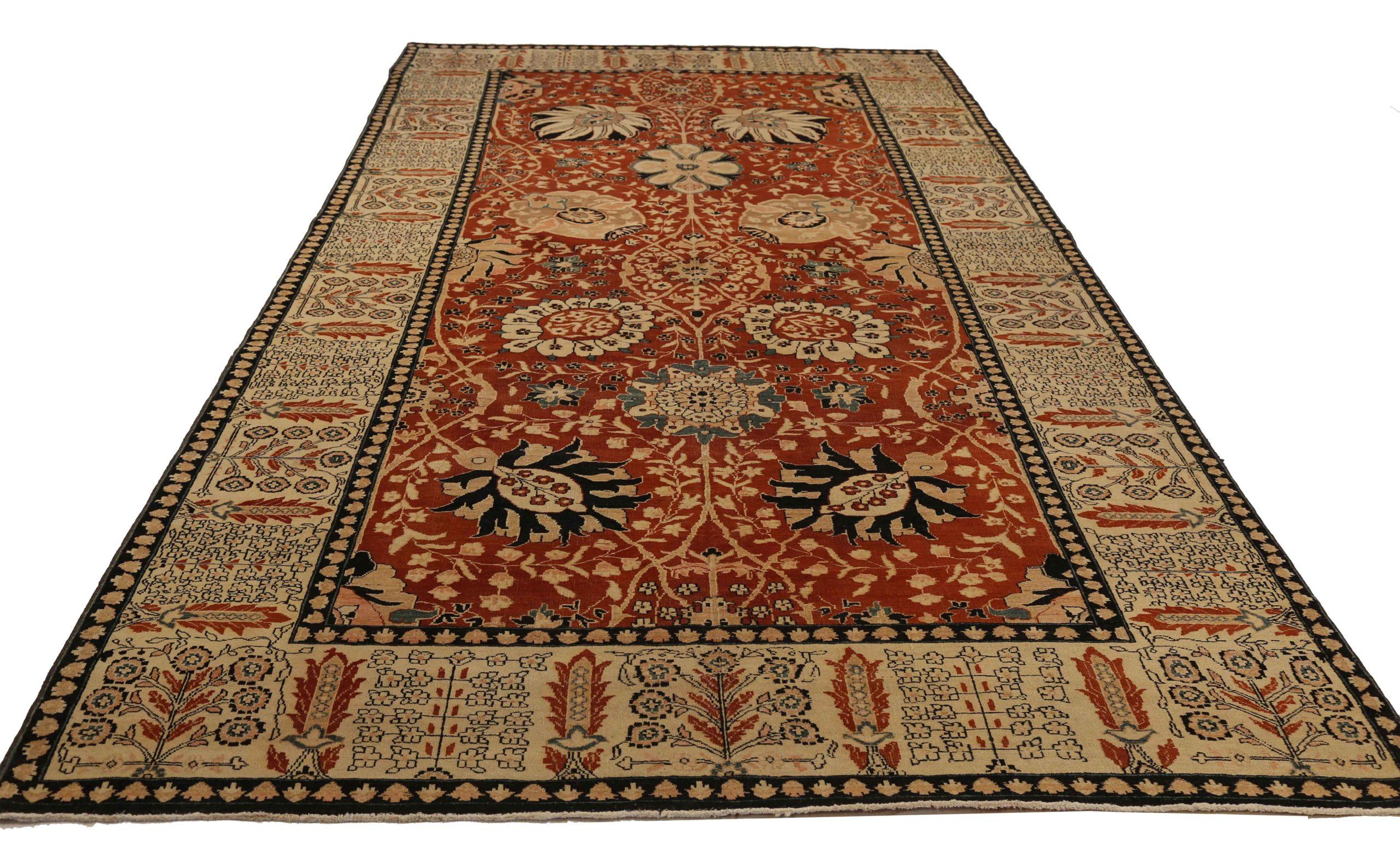 Scopri l'eleganza di questo tappeto Tabriz unico nel suo genere, caratterizzato da tappeti CIRCA del 1990. Progettato con una meticolosa attenzione ai dettagli, questo design esclusivo è perfetto per valorizzare il tuo spazio.