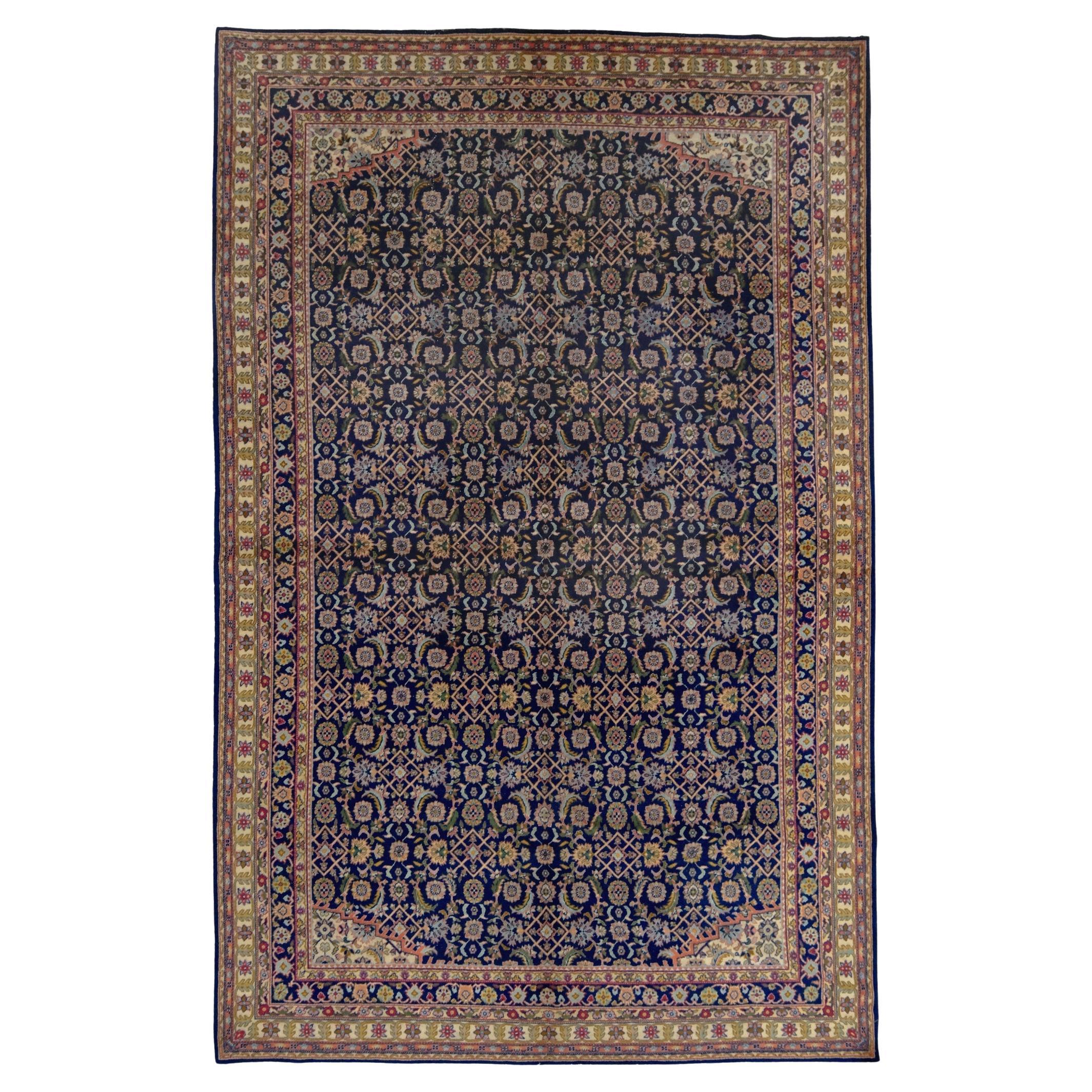 Tabriz Carpet - Early 20th Century Vintage Carpet For Sale