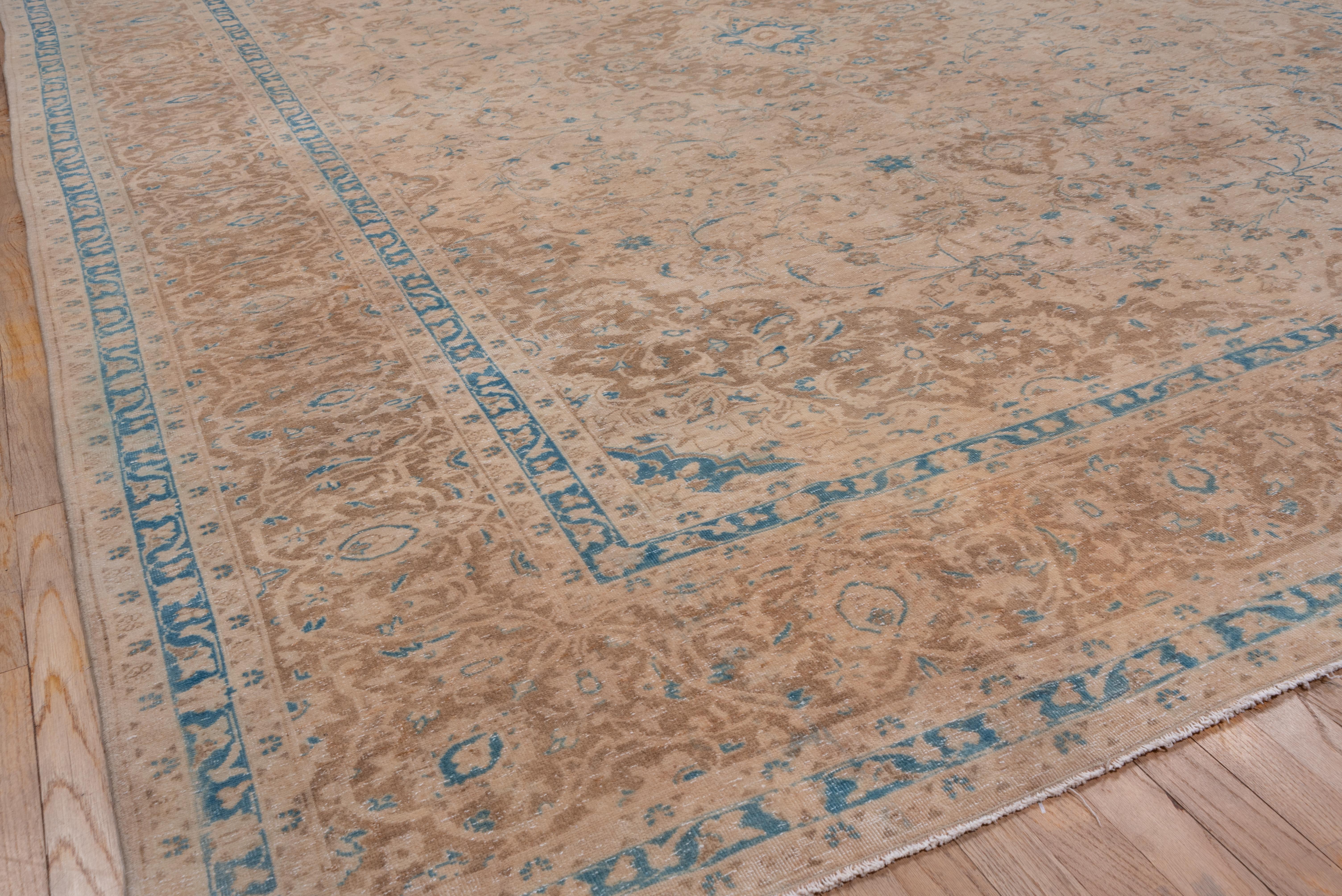 Tabriz Carpet, Soft Palette, circa 1920s For Sale 1