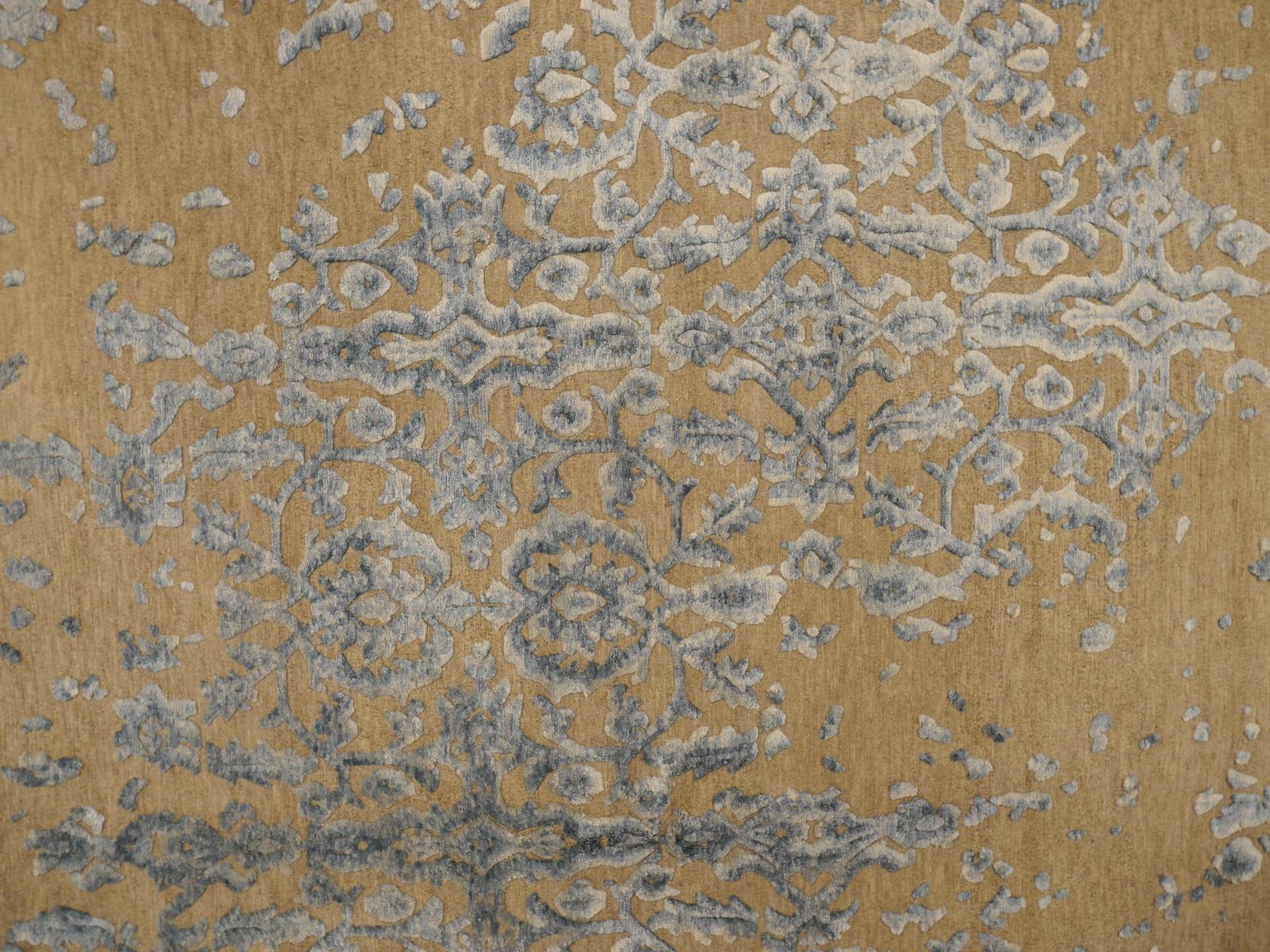 Tabriz-Perserteppich im modernen Tabriz-Design, handgeknüpft aus Wolle und Seide in Hellblau im Angebot 5