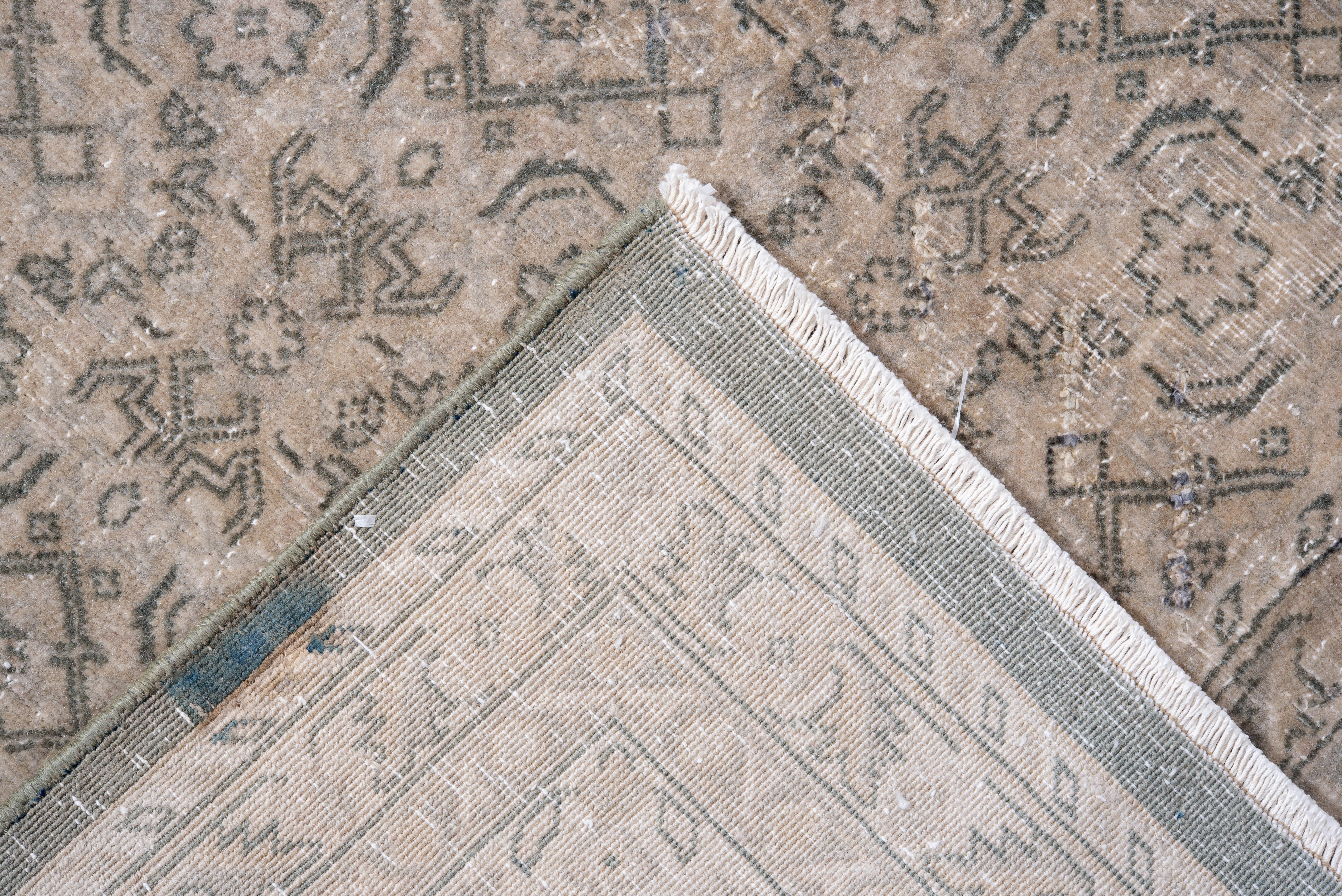 Tabriz Hand Knotted Rug In Good Condition For Sale In New York, NY