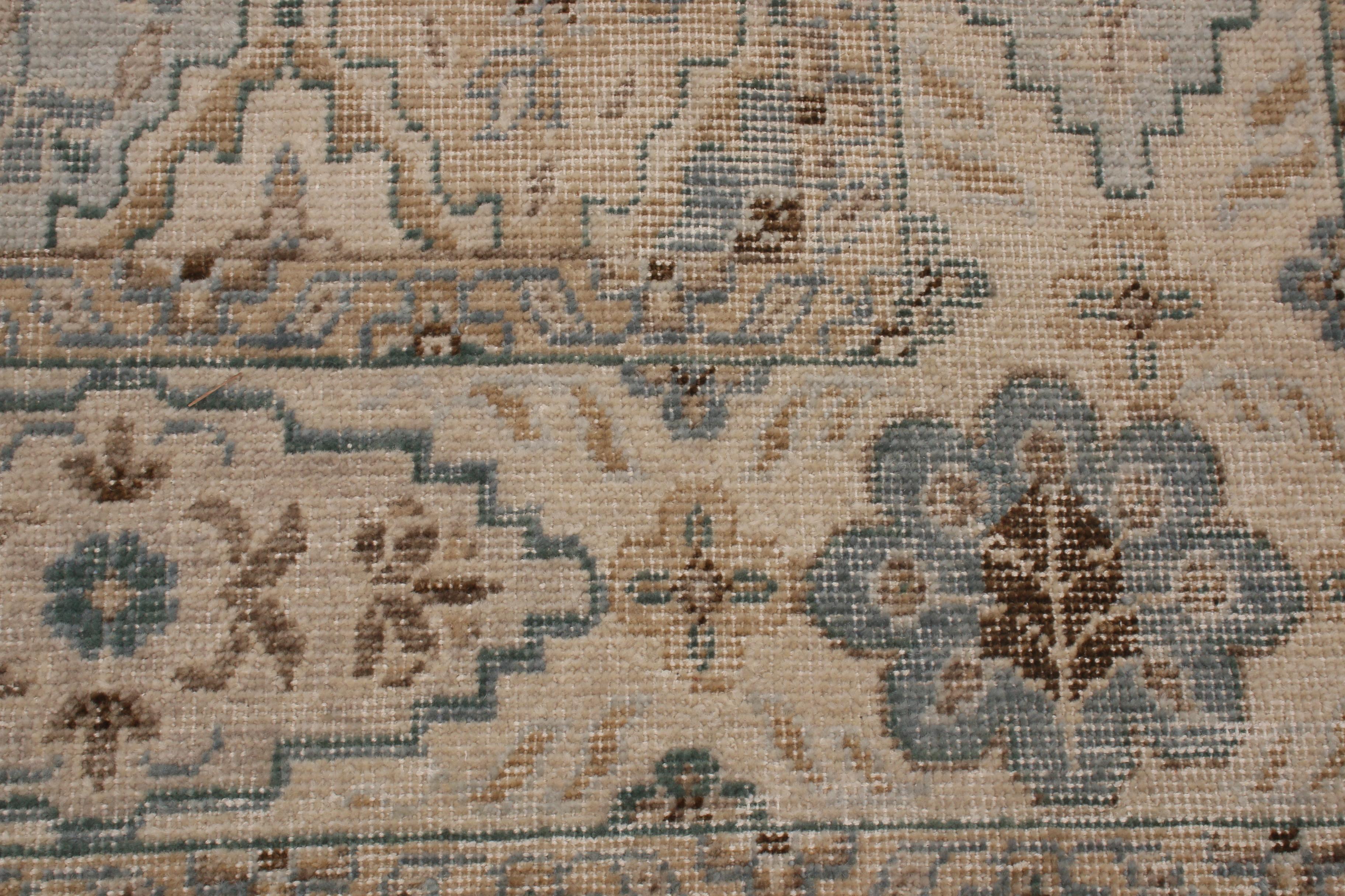 Teppich & Kelim's Homage Tabriz-Wollteppich in Weiß Blau und Gold mit geometrischem Muster (Handgeknüpft) im Angebot
