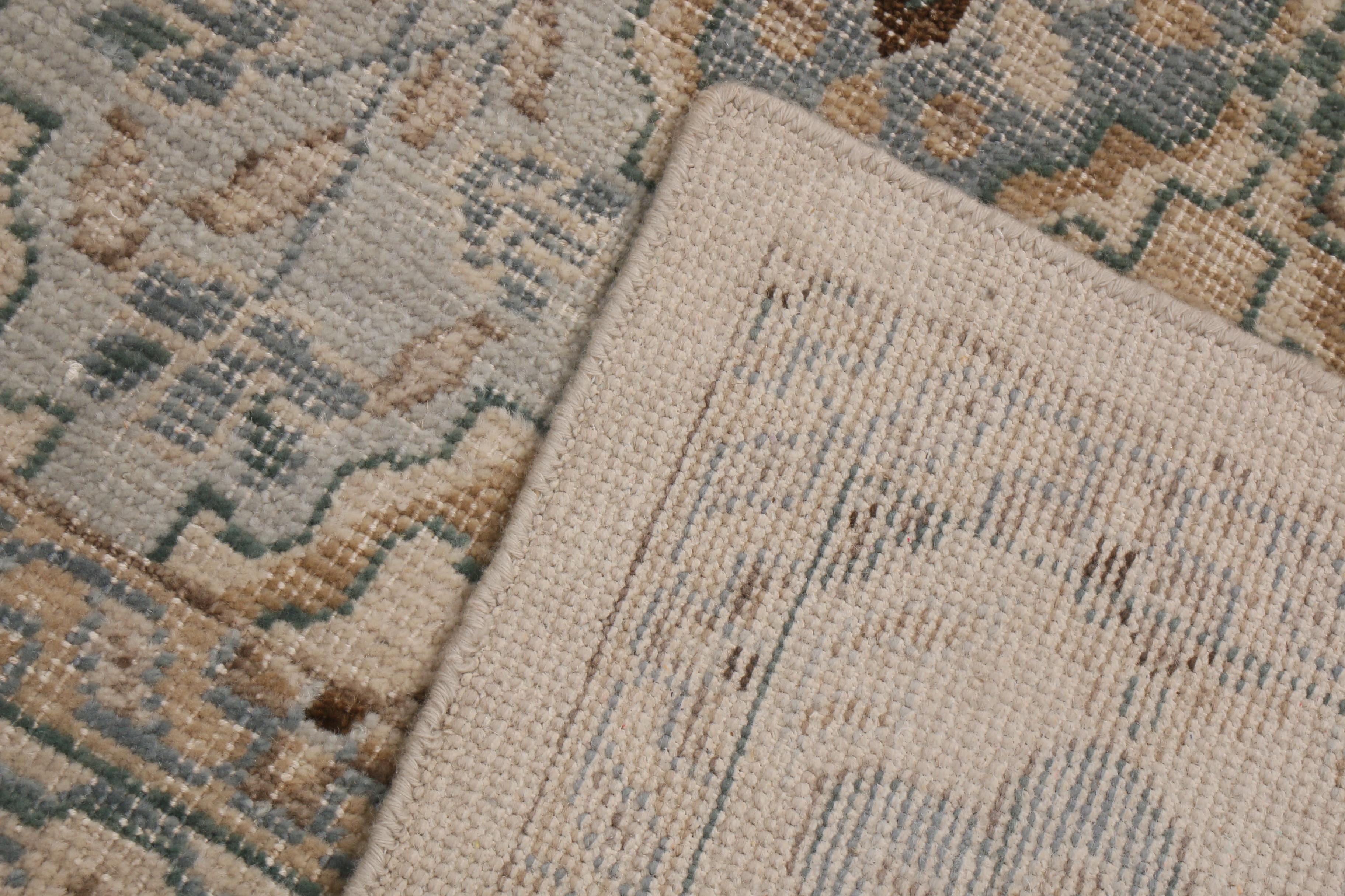 Teppich & Kelim's Homage Tabriz-Wollteppich in Weiß Blau und Gold mit geometrischem Muster (21. Jahrhundert und zeitgenössisch) im Angebot