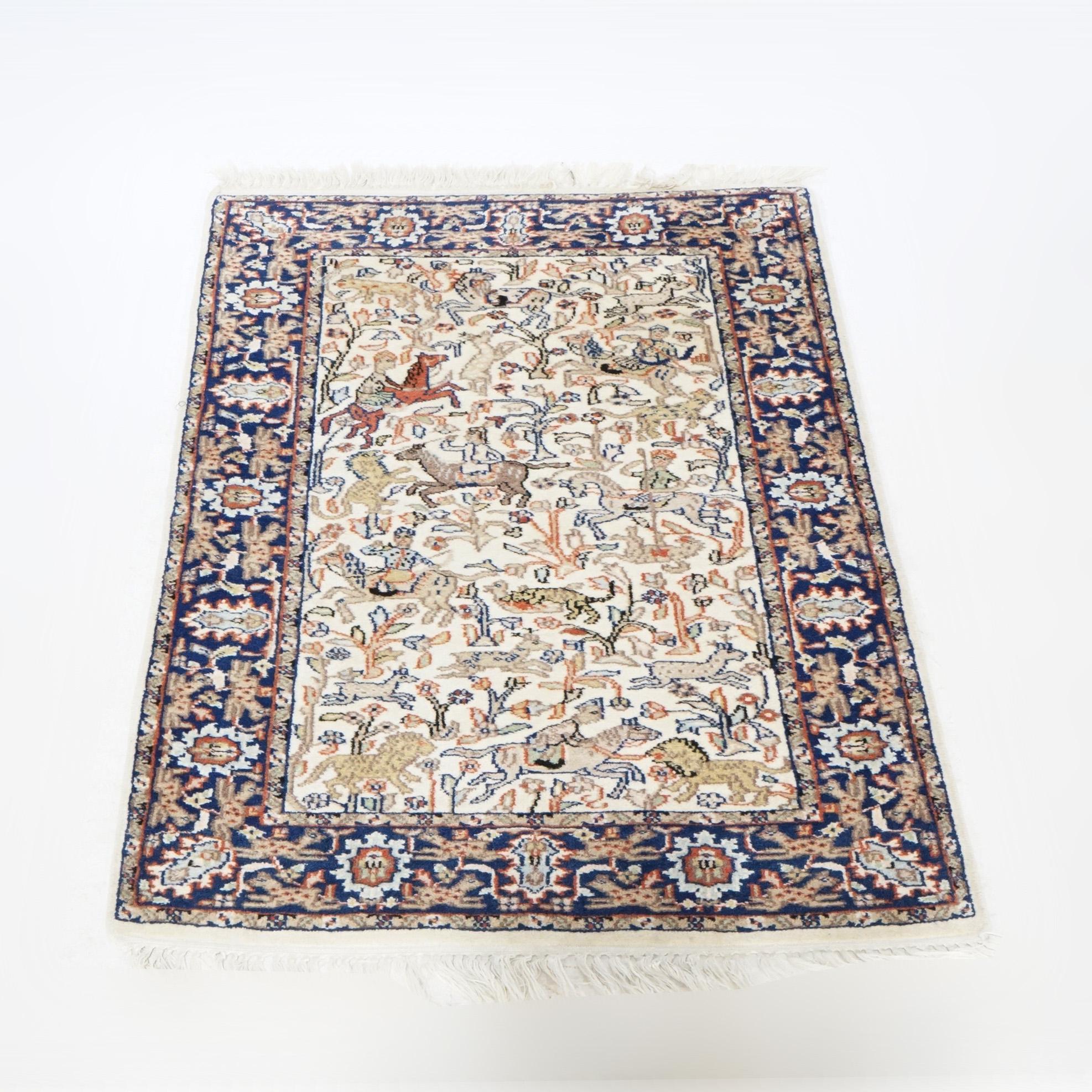 Orientalischer Jagdteppich aus Wolle mit Figuren und Tieren aus Täbris, 20. Jahrhundert im Angebot 7