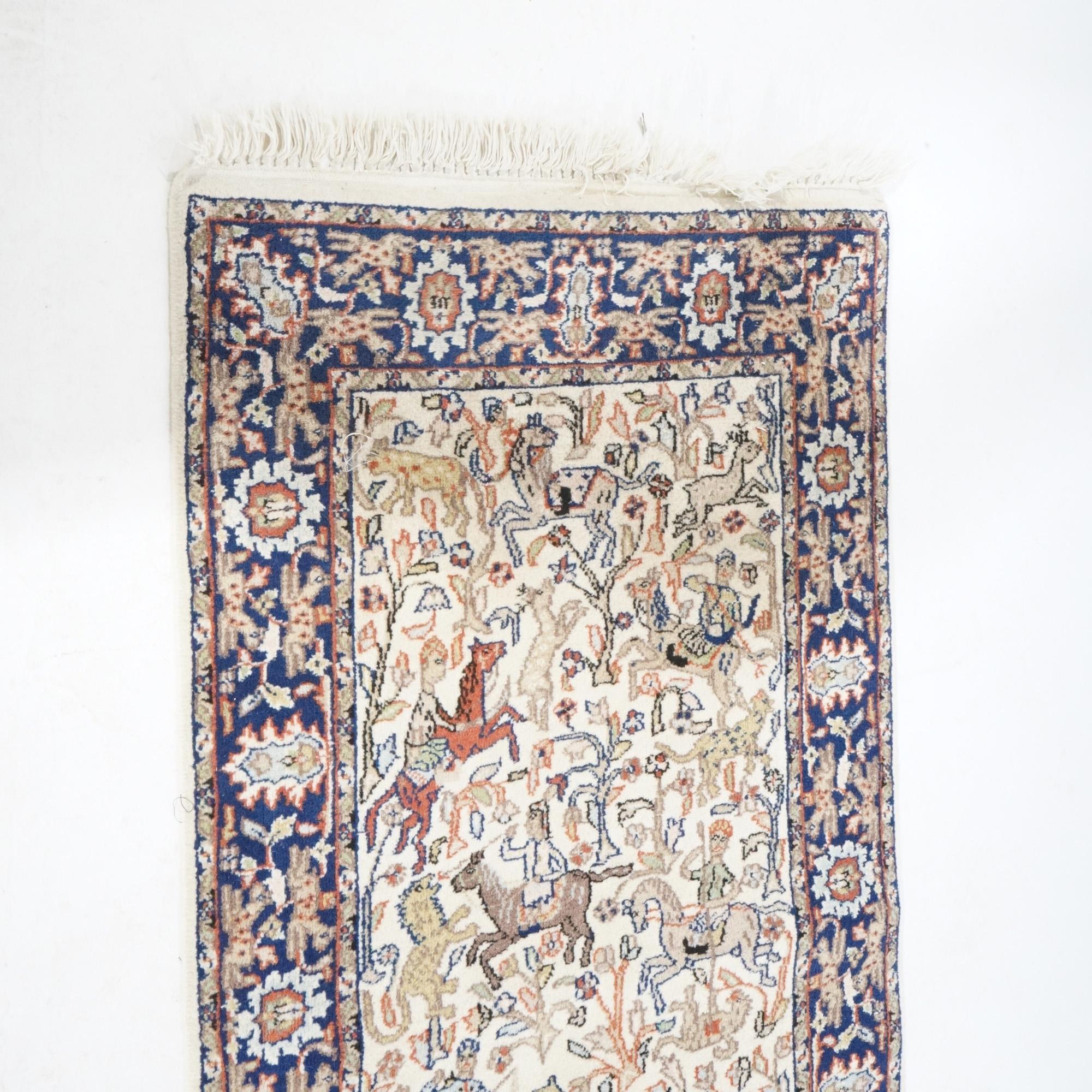 Orientalischer Jagdteppich aus Wolle mit Figuren und Tieren aus Täbris, 20. Jahrhundert im Angebot 4