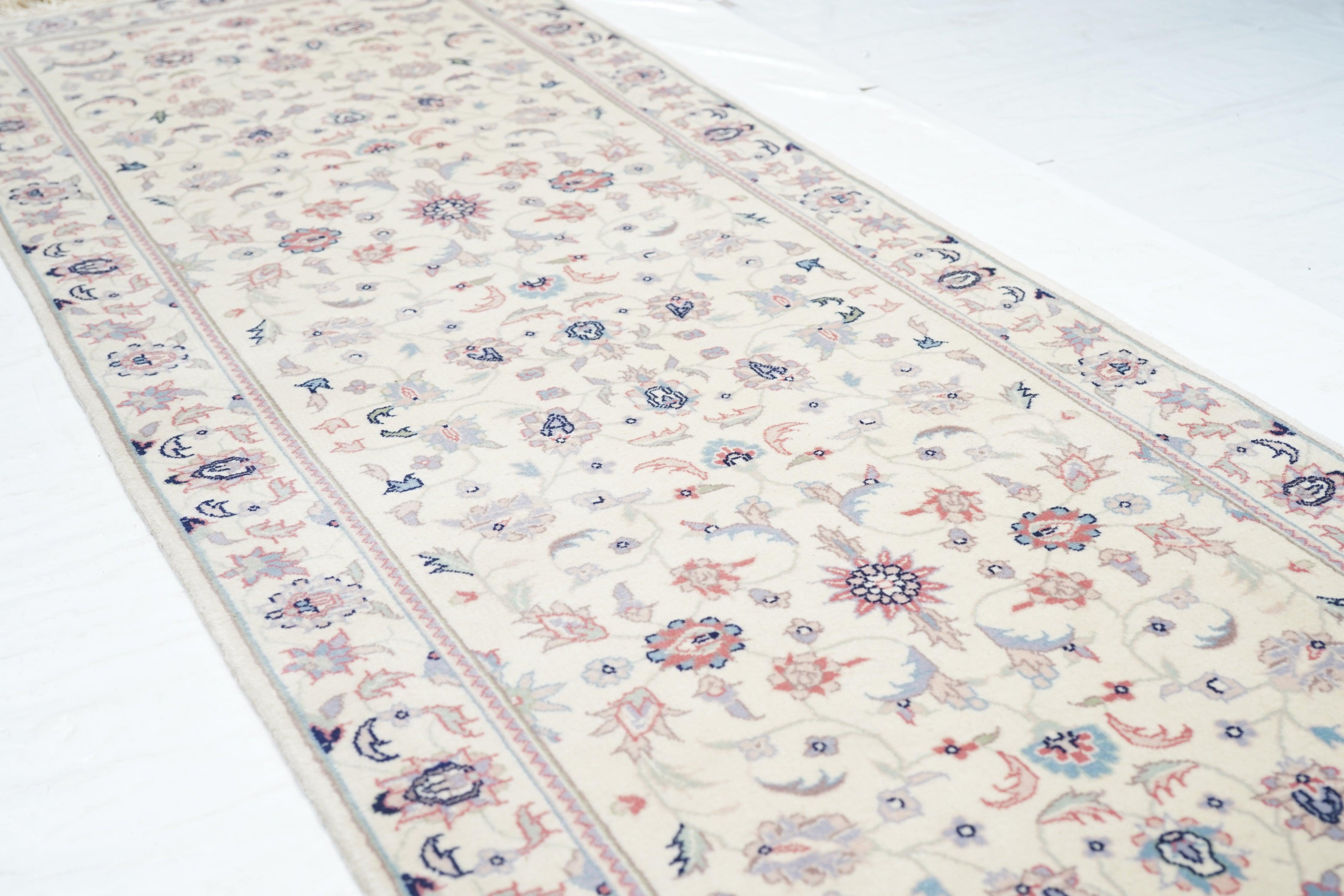 Runner in lana dal design persiano Tabriz 2'6'' x 8'0'' in vendita 1