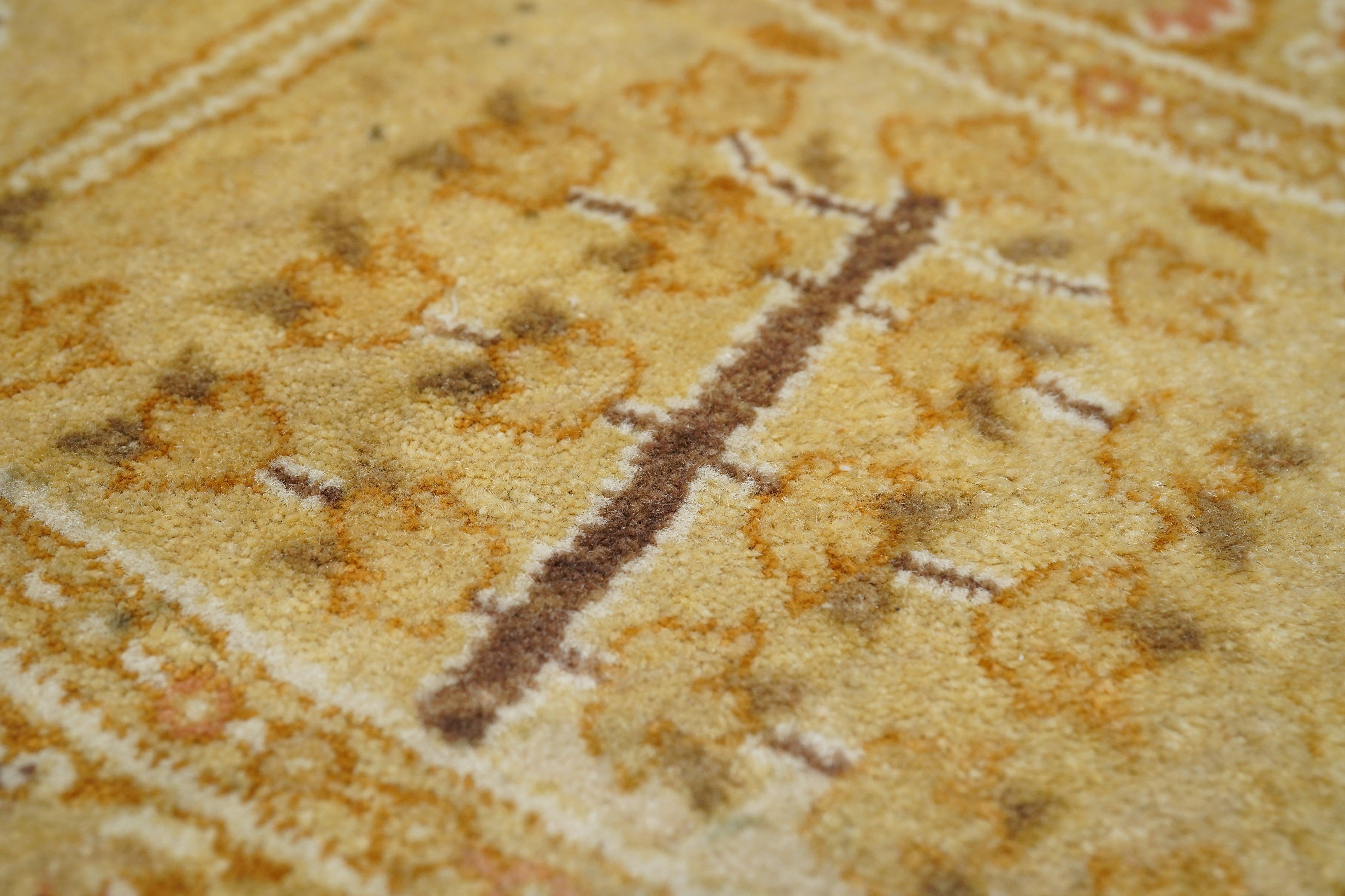 Tabriz Alfombra 8'3'' x 8'4'' en Nuevo estado para la venta en New York, NY
