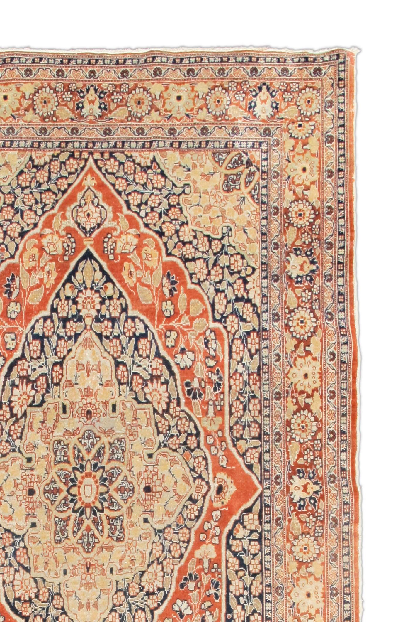 Tabriz rug. Measures: 4'1