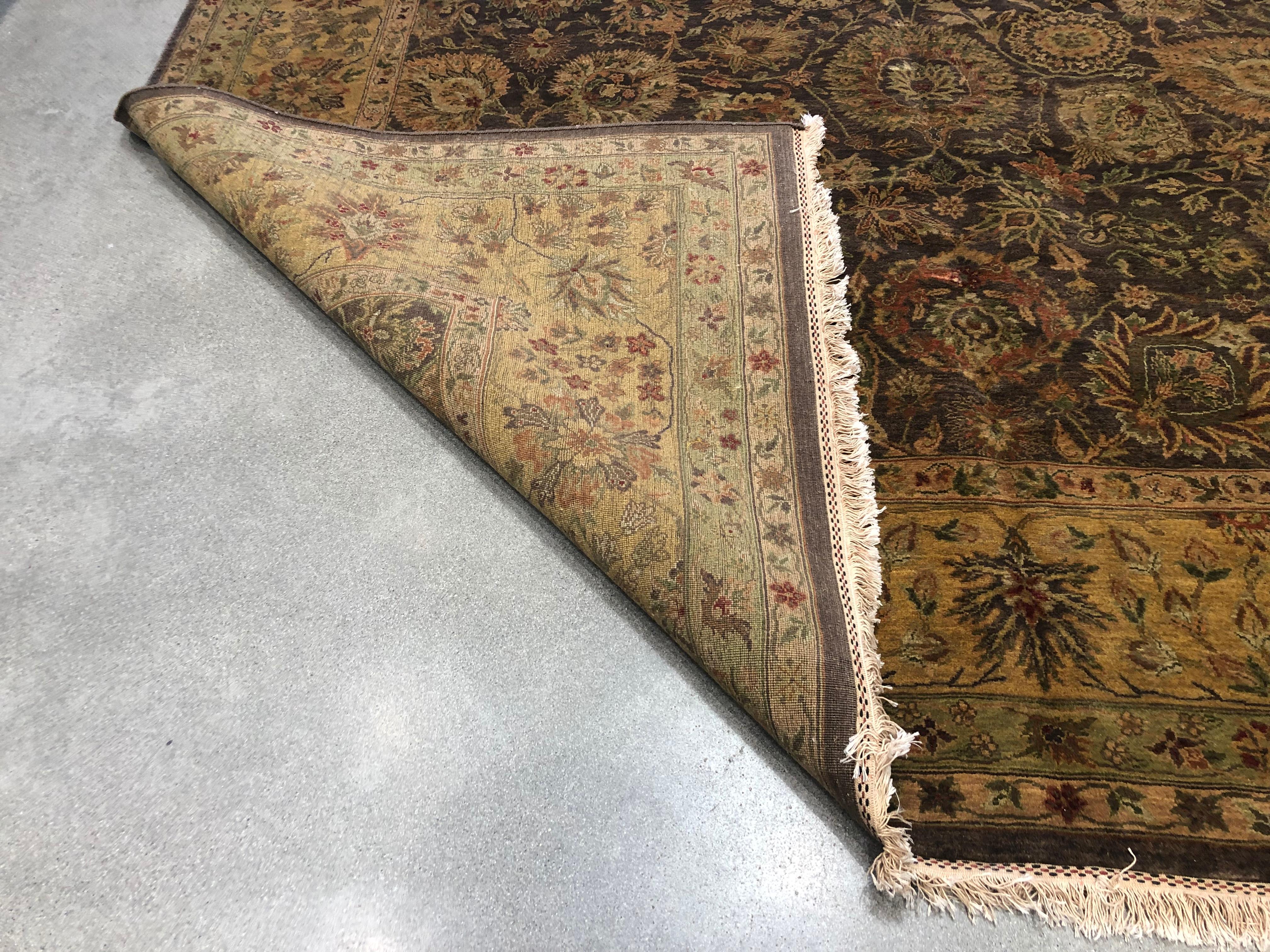 Tabriz Rug In Good Condition For Sale In Los Angeles, CA